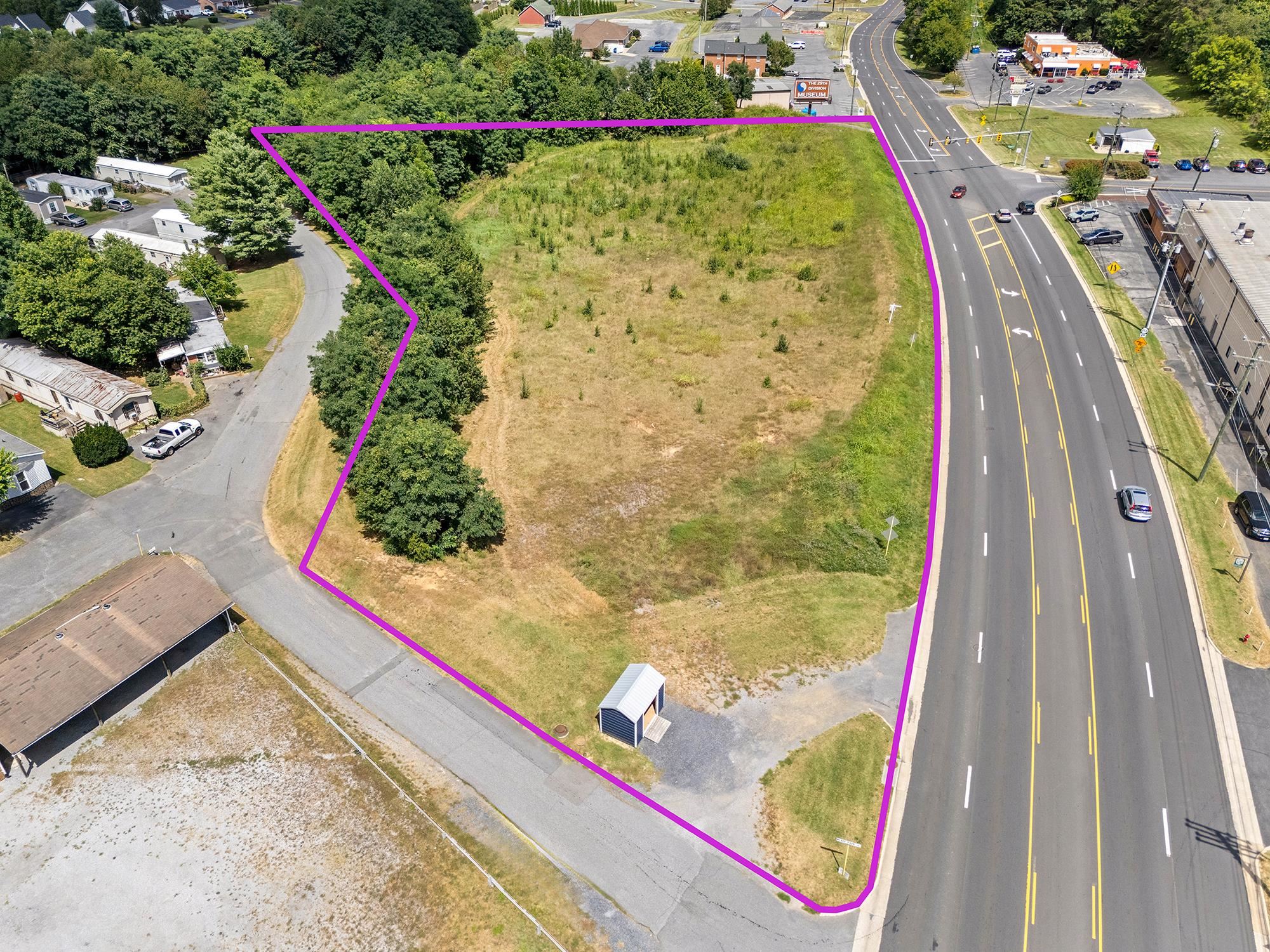 560 LEE HWY, VERONA, Virginia 24482, ,Commercial,560 LEE HWY,668415 MLS # 668415