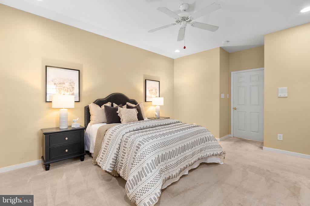 11921 LEGACY WOODS DR, FREDERICKSBURG, Virginia 22407, 3 Bedrooms Bedrooms, ,2 BathroomsBathrooms,Residential,11921 LEGACY WOODS DR,VASP2042472 MLS # VASP2042472
