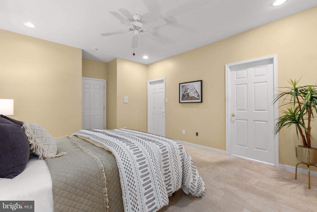 11921 LEGACY WOODS DR, FREDERICKSBURG, Virginia 22407, 3 Bedrooms Bedrooms, ,2 BathroomsBathrooms,Residential,11921 LEGACY WOODS DR,VASP2042472 MLS # VASP2042472