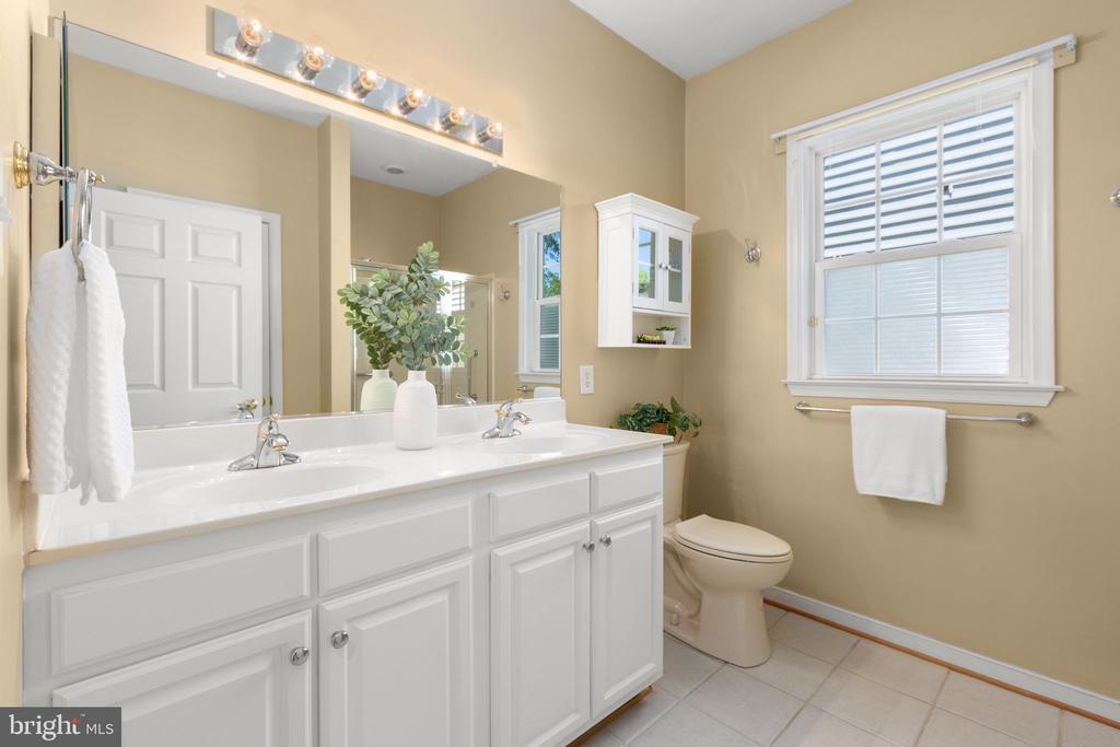 11921 LEGACY WOODS DR, FREDERICKSBURG, Virginia 22407, 3 Bedrooms Bedrooms, ,2 BathroomsBathrooms,Residential,11921 LEGACY WOODS DR,VASP2042472 MLS # VASP2042472