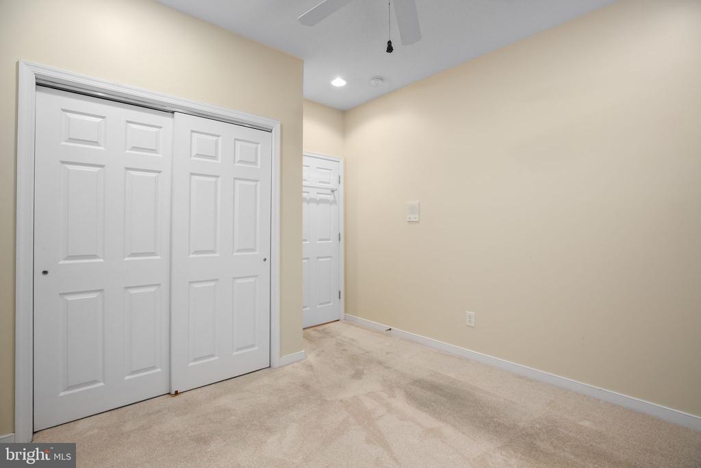 11921 LEGACY WOODS DR, FREDERICKSBURG, Virginia 22407, 3 Bedrooms Bedrooms, ,2 BathroomsBathrooms,Residential,11921 LEGACY WOODS DR,VASP2042472 MLS # VASP2042472