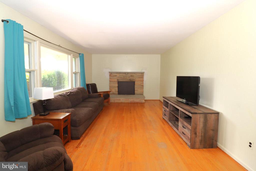 166 ELM ST, WARRENTON, Virginia 20186, 3 Bedrooms Bedrooms, ,2 BathroomsBathrooms,Residential,166 ELM ST,VAFQ2022248 MLS # VAFQ2022248
