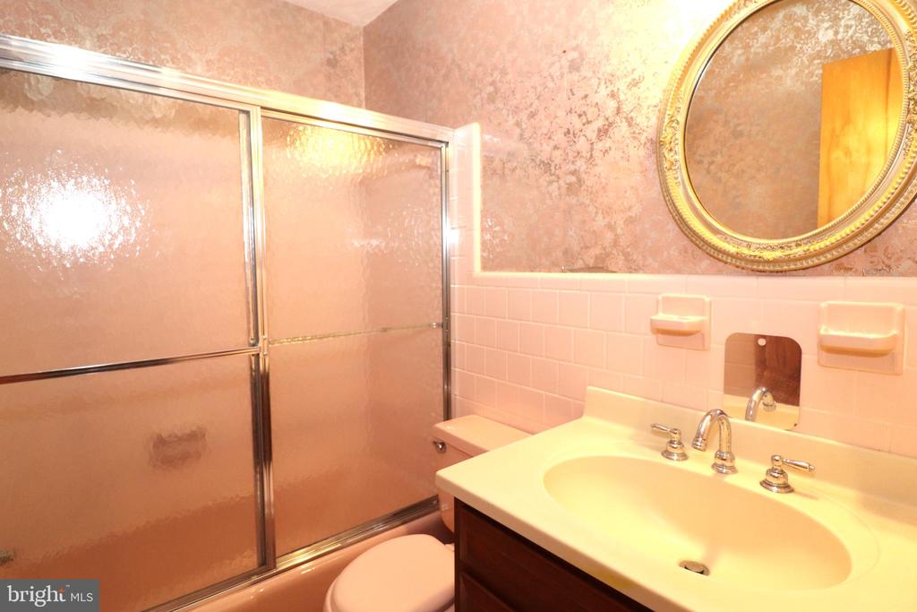 166 ELM ST, WARRENTON, Virginia 20186, 3 Bedrooms Bedrooms, ,2 BathroomsBathrooms,Residential,166 ELM ST,VAFQ2022248 MLS # VAFQ2022248