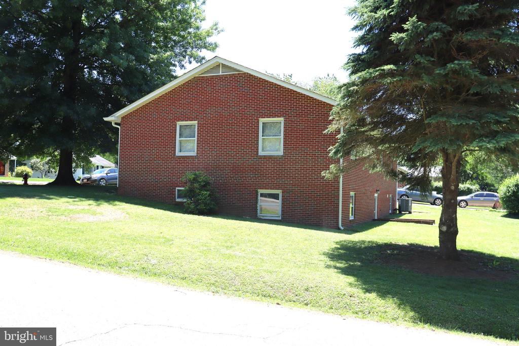 166 ELM ST, WARRENTON, Virginia 20186, 3 Bedrooms Bedrooms, ,2 BathroomsBathrooms,Residential,166 ELM ST,VAFQ2022248 MLS # VAFQ2022248