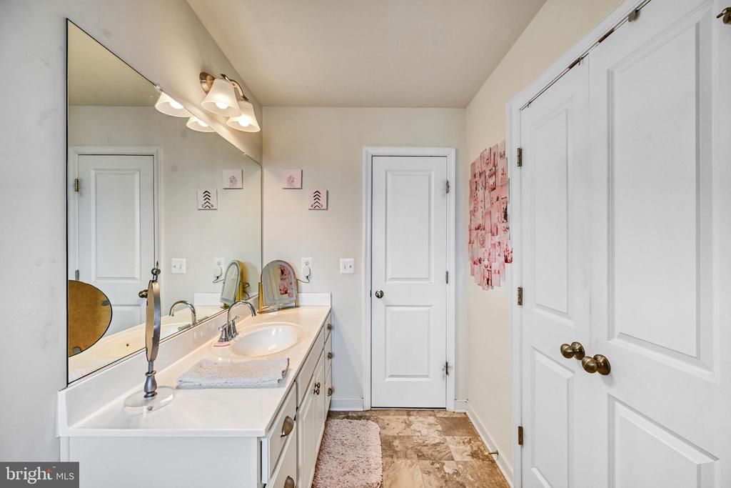 306 BREEZEWOOD WAY, LOUISA, Virginia 23093, 5 Bedrooms Bedrooms, ,3 BathroomsBathrooms,Residential,306 BREEZEWOOD WAY,VALA2009994 MLS # VALA2009994