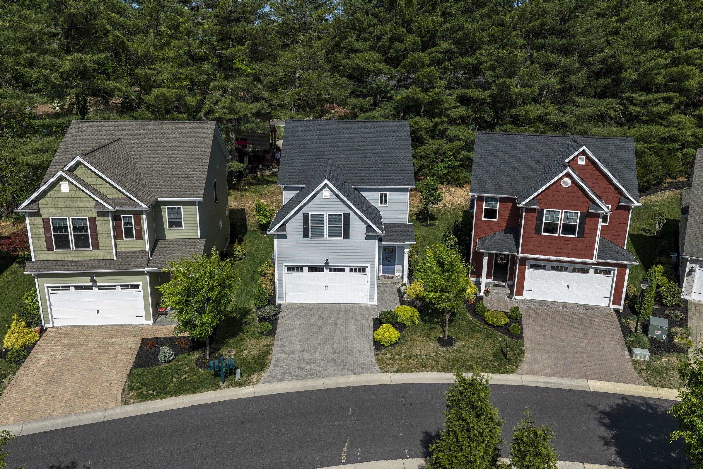 This Weatherburn home offers a clean, modern layout with quality finishes and low-maintenance ownership.