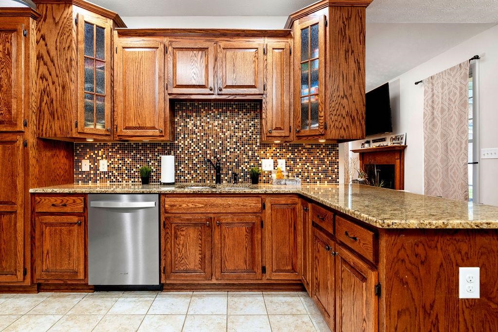 14 OLD OAK DR, STUARTS DRAFT, Virginia 24477, 3 Bedrooms Bedrooms, ,2 BathroomsBathrooms,Residential,14 OLD OAK DR,677867 MLS # 677867