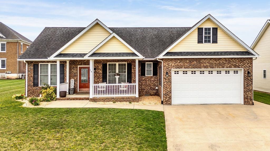 14 OLD OAK DR, STUARTS DRAFT, Virginia 24477, 3 Bedrooms Bedrooms, ,2 BathroomsBathrooms,Residential,14 OLD OAK DR,677867 MLS # 677867