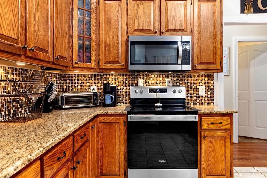14 OLD OAK DR, STUARTS DRAFT, Virginia 24477, 3 Bedrooms Bedrooms, ,2 BathroomsBathrooms,Residential,14 OLD OAK DR,677867 MLS # 677867