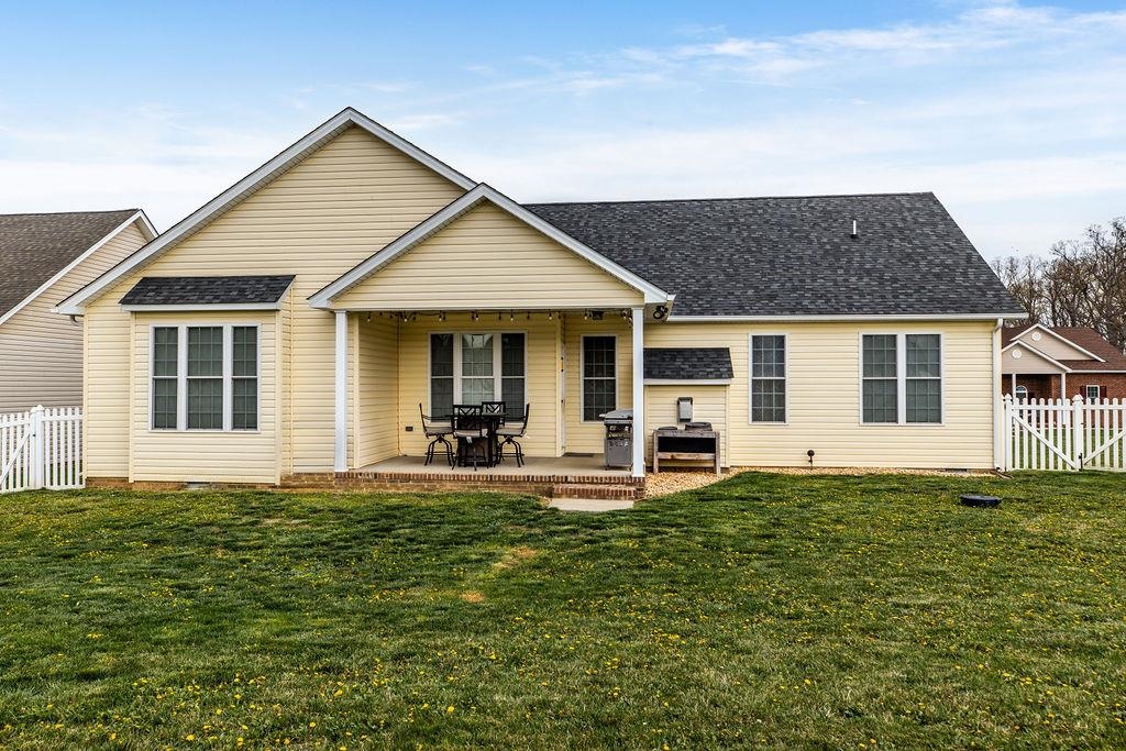 14 OLD OAK DR, STUARTS DRAFT, Virginia 24477, 3 Bedrooms Bedrooms, ,2 BathroomsBathrooms,Residential,14 OLD OAK DR,677867 MLS # 677867
