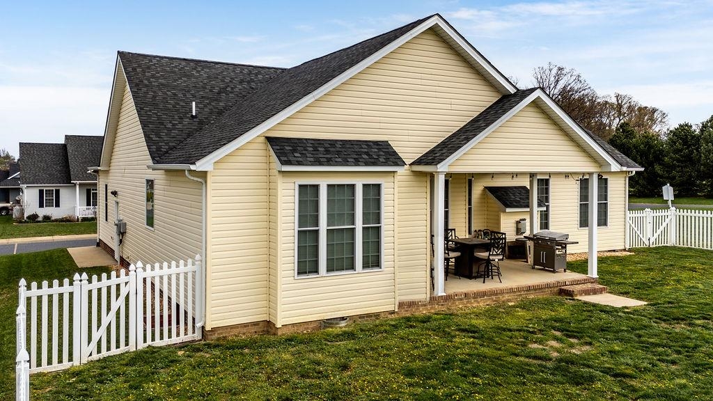 14 OLD OAK DR, STUARTS DRAFT, Virginia 24477, 3 Bedrooms Bedrooms, ,2 BathroomsBathrooms,Residential,14 OLD OAK DR,677867 MLS # 677867