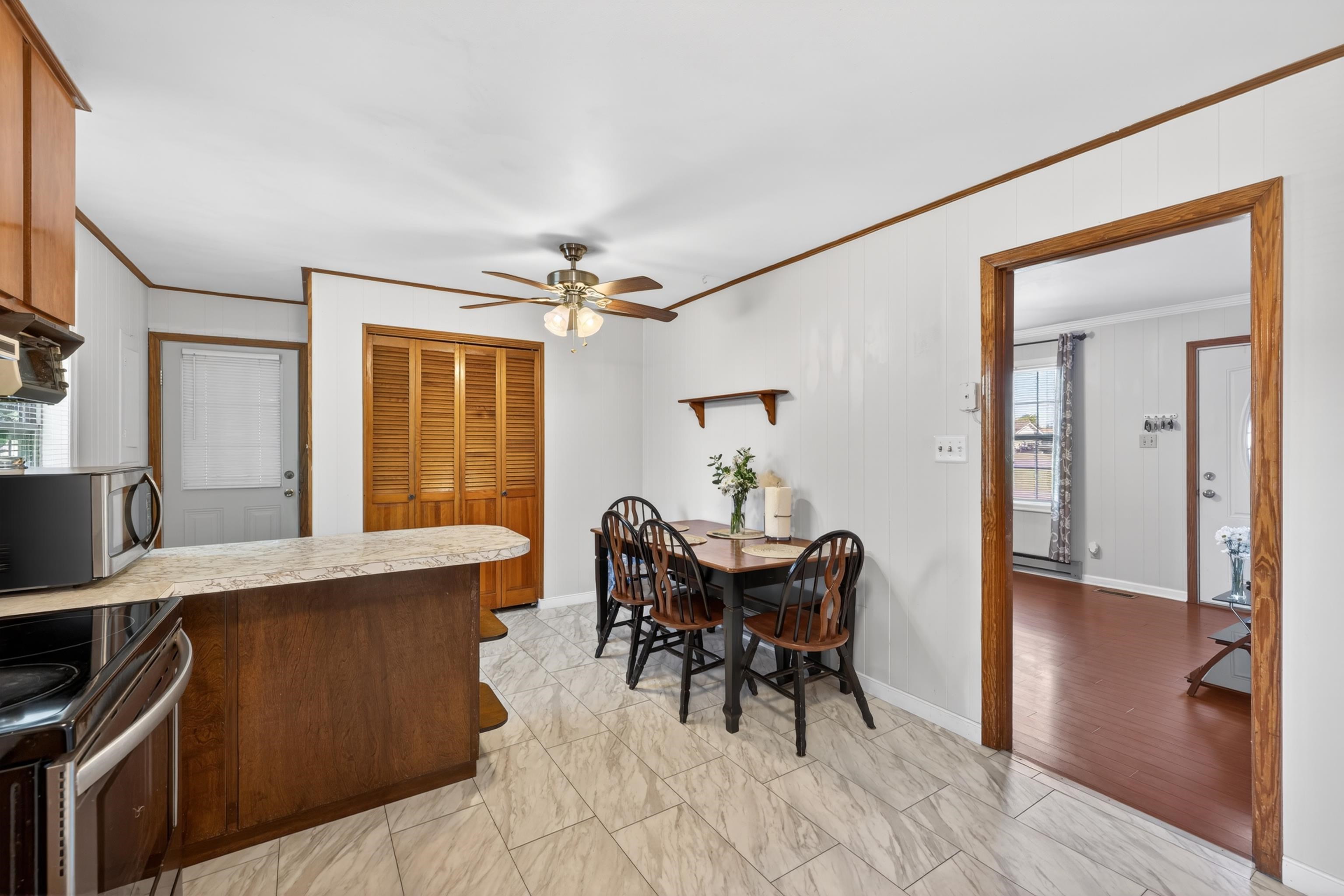 409 13TH ST, GROTTOES, Virginia 24441, 3 Bedrooms Bedrooms, ,1 BathroomBathrooms,Residential,409 13TH ST,677873 MLS # 677873