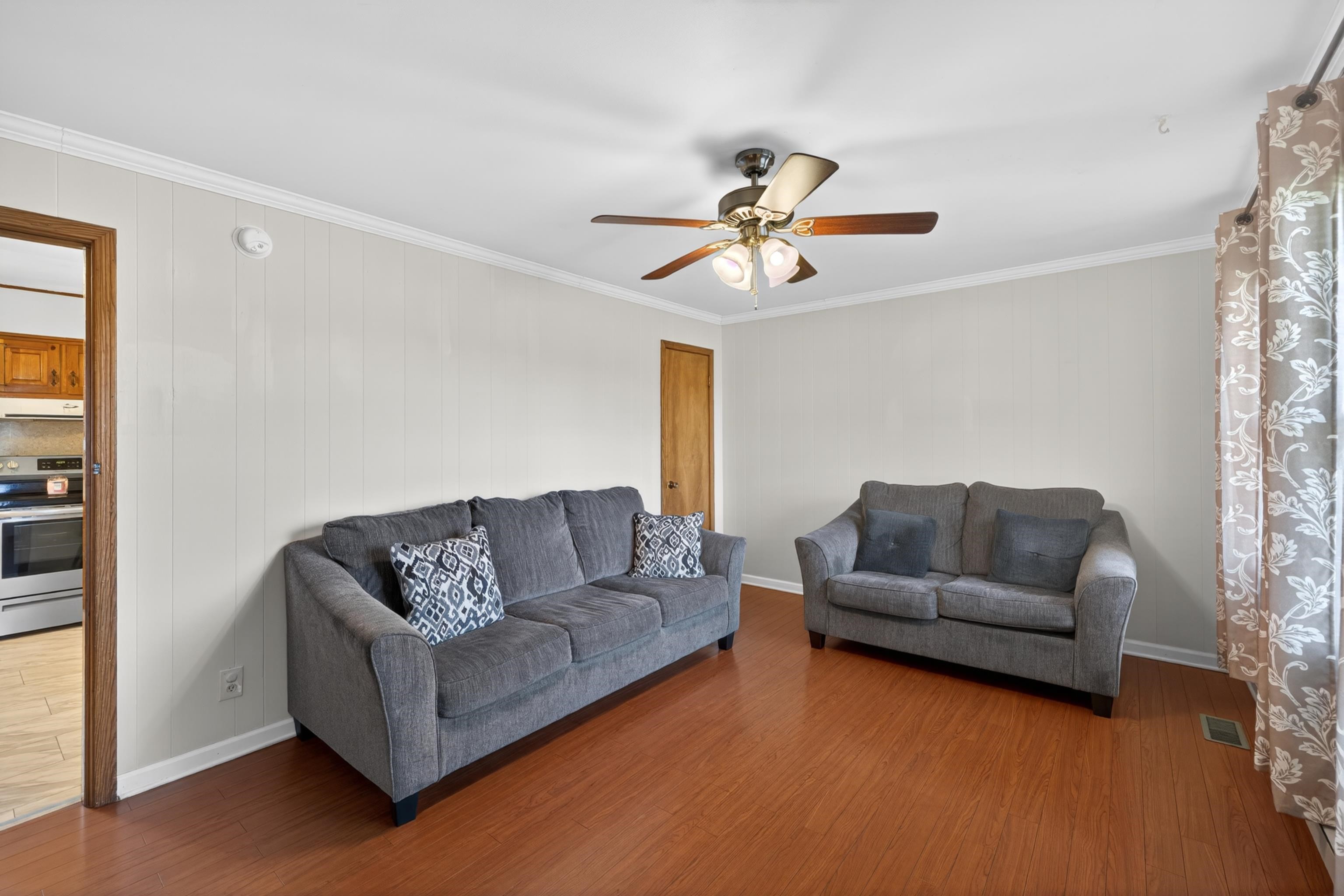 409 13TH ST, GROTTOES, Virginia 24441, 3 Bedrooms Bedrooms, ,1 BathroomBathrooms,Residential,409 13TH ST,677873 MLS # 677873
