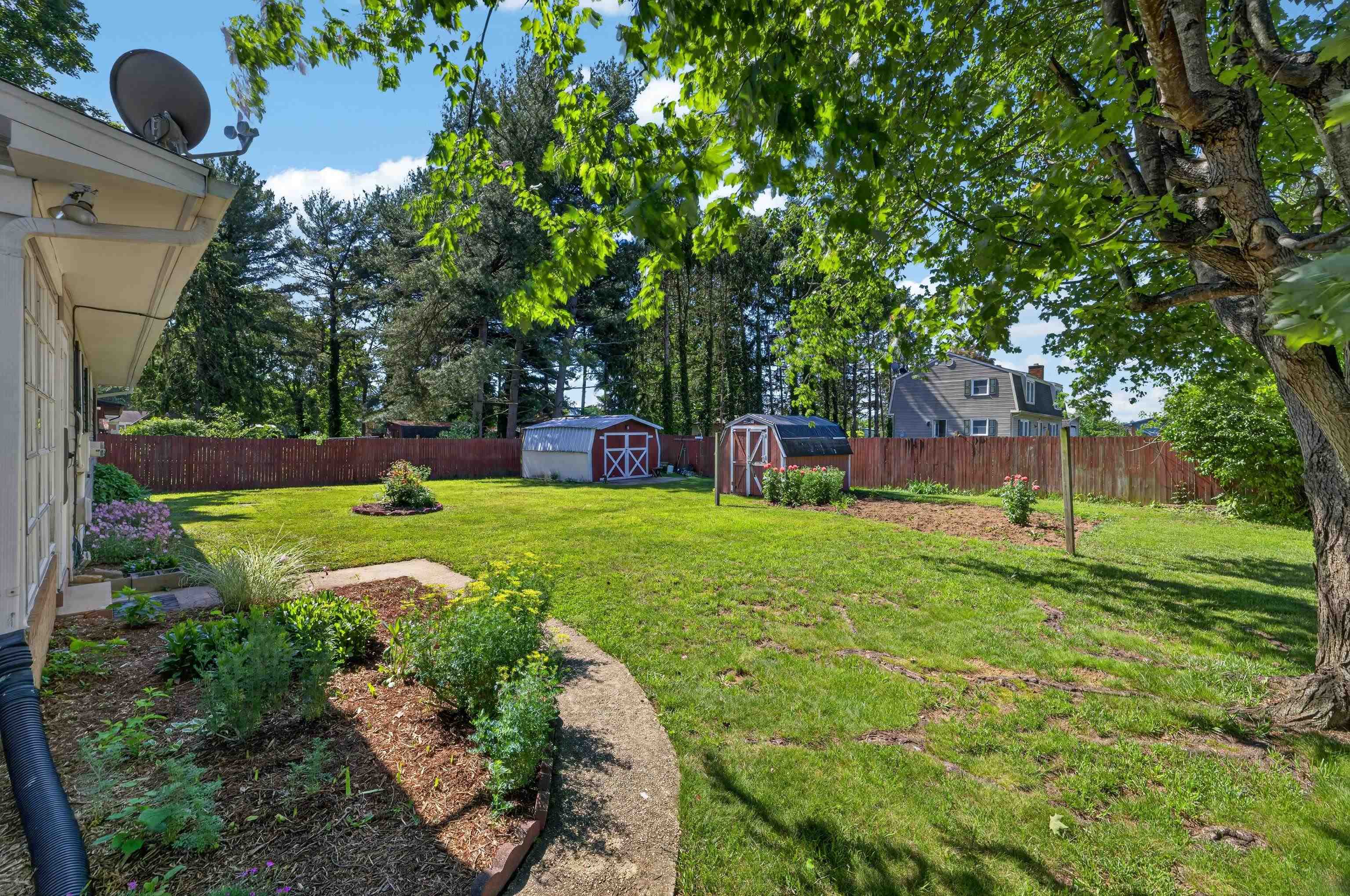 409 13TH ST, GROTTOES, Virginia 24441, 3 Bedrooms Bedrooms, ,1 BathroomBathrooms,Residential,409 13TH ST,677873 MLS # 677873