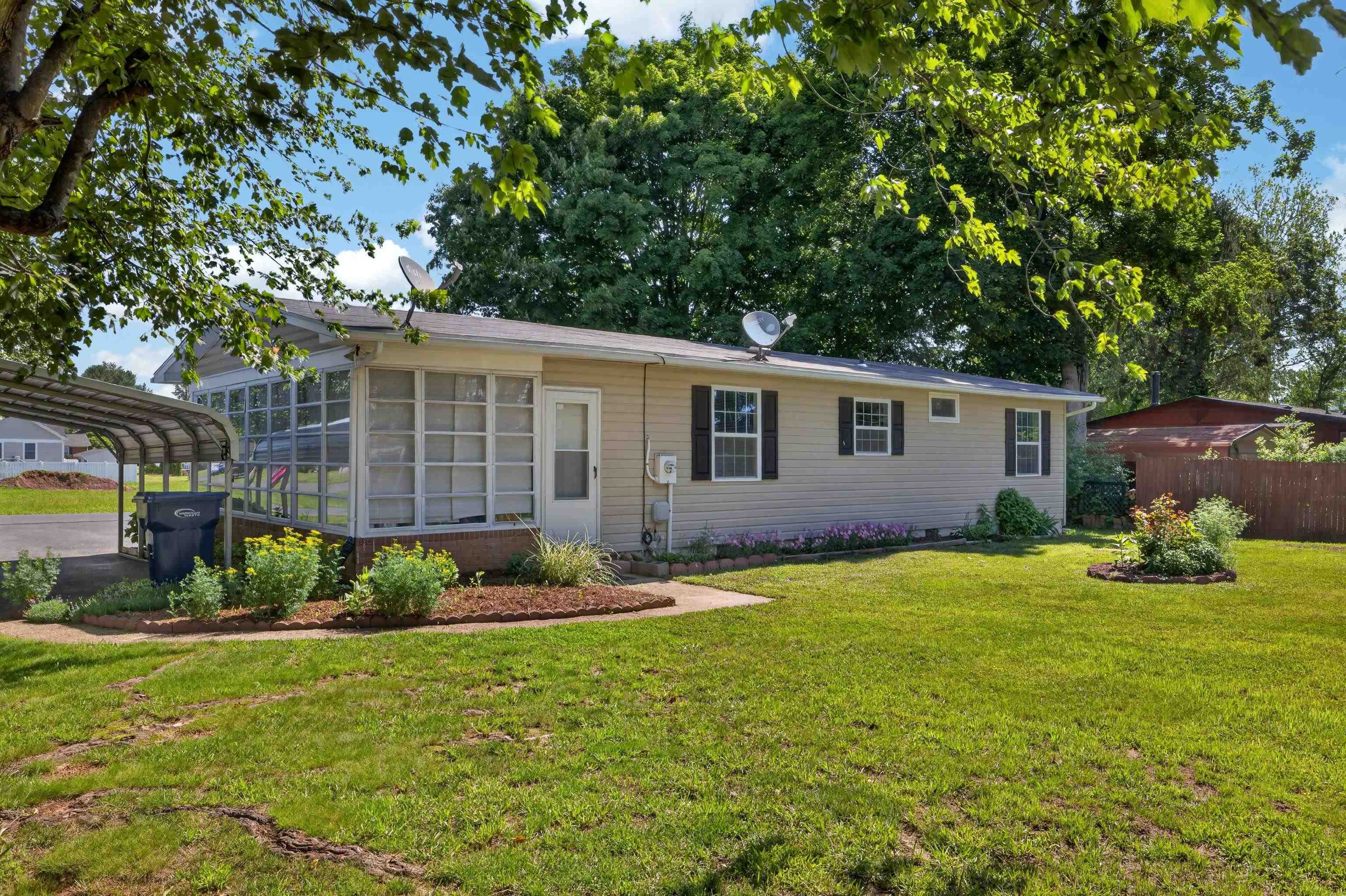 409 13TH ST, GROTTOES, Virginia 24441, 3 Bedrooms Bedrooms, ,1 BathroomBathrooms,Residential,409 13TH ST,677873 MLS # 677873