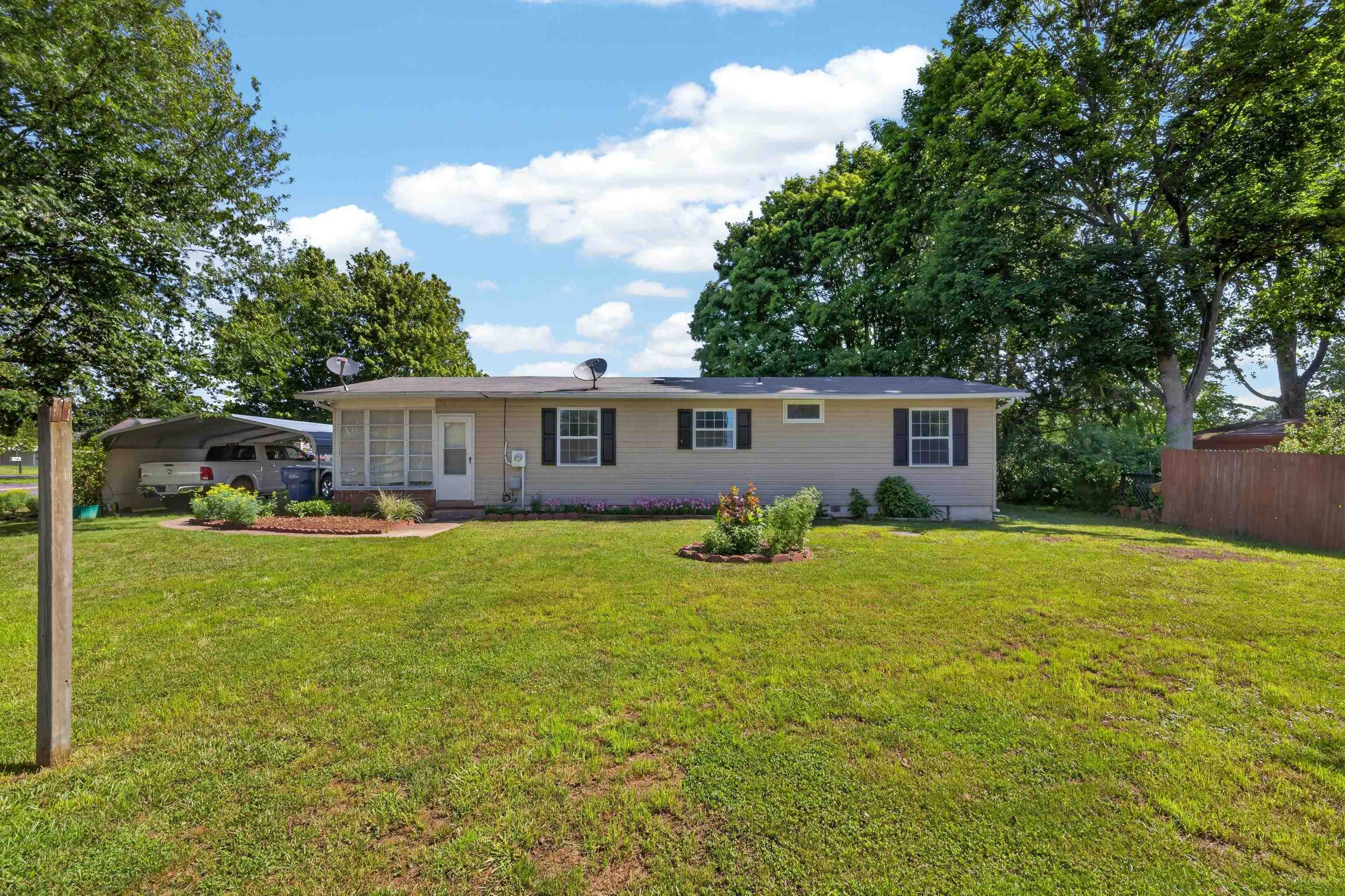 409 13TH ST, GROTTOES, Virginia 24441, 3 Bedrooms Bedrooms, ,1 BathroomBathrooms,Residential,409 13TH ST,677873 MLS # 677873