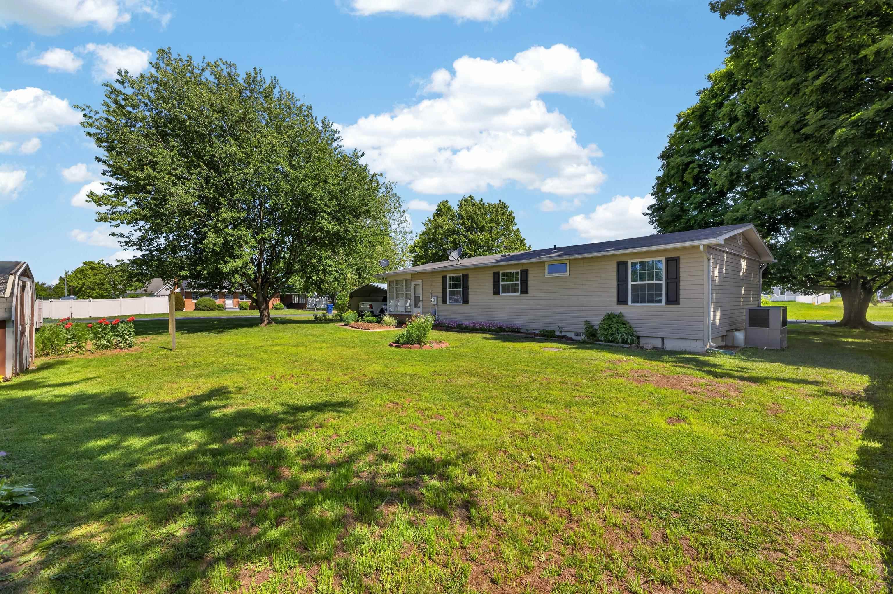409 13TH ST, GROTTOES, Virginia 24441, 3 Bedrooms Bedrooms, ,1 BathroomBathrooms,Residential,409 13TH ST,677873 MLS # 677873