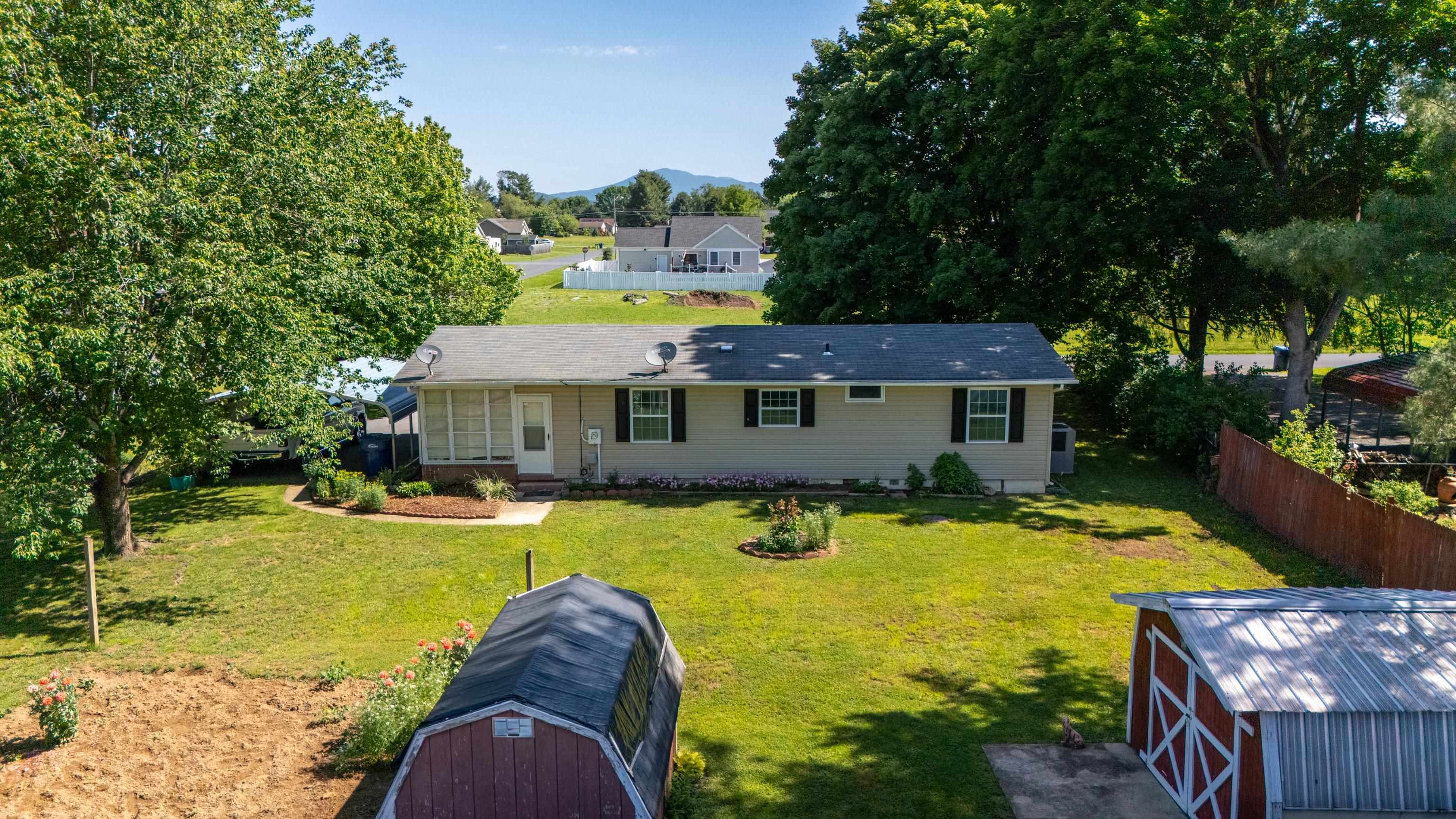 409 13TH ST, GROTTOES, Virginia 24441, 3 Bedrooms Bedrooms, ,1 BathroomBathrooms,Residential,409 13TH ST,677873 MLS # 677873