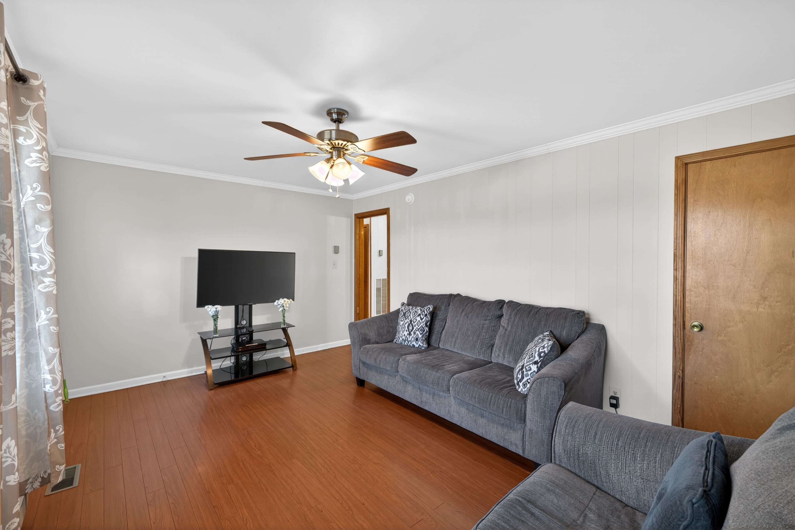 409 13TH ST, GROTTOES, Virginia 24441, 3 Bedrooms Bedrooms, ,1 BathroomBathrooms,Residential,409 13TH ST,677873 MLS # 677873