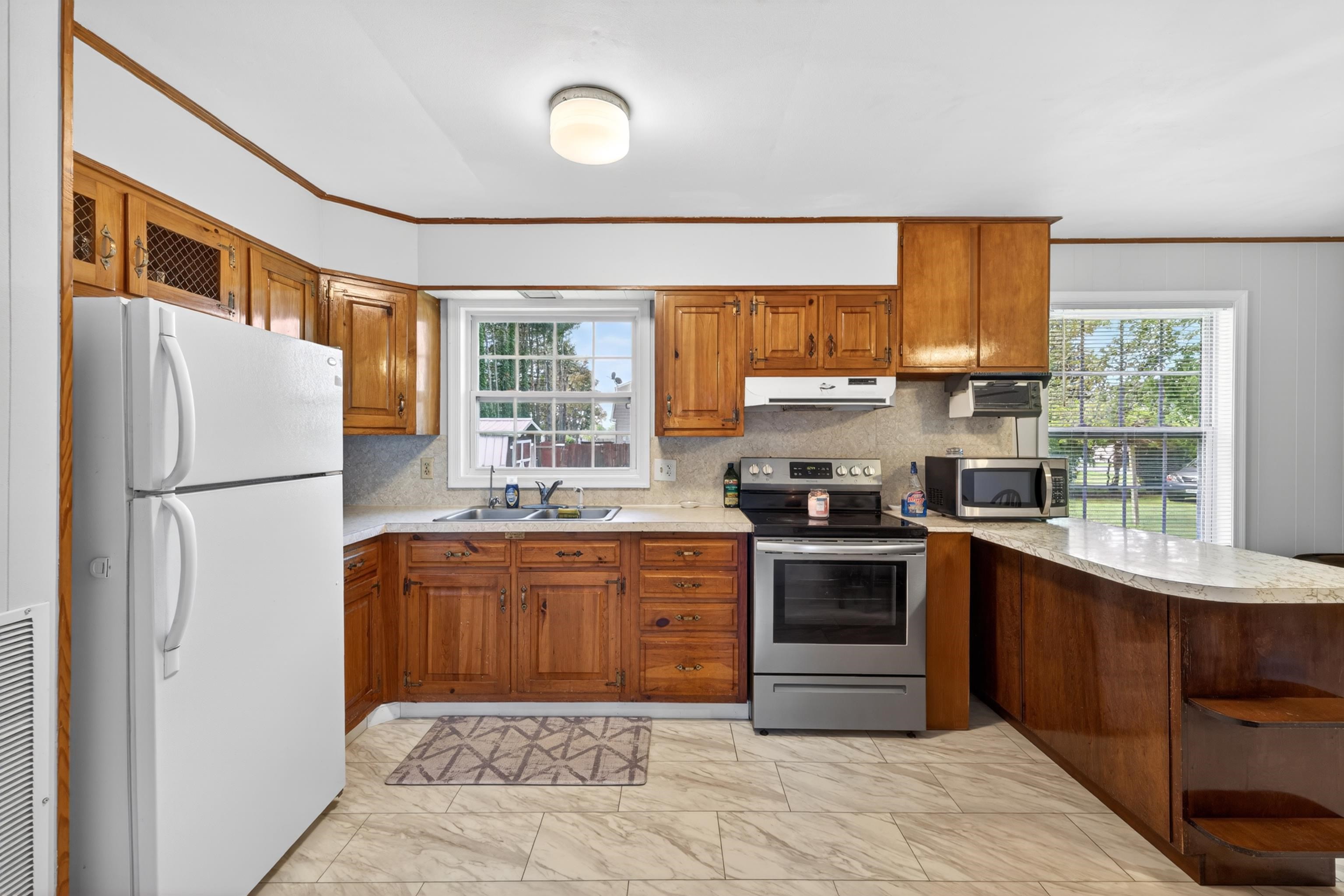 409 13TH ST, GROTTOES, Virginia 24441, 3 Bedrooms Bedrooms, ,1 BathroomBathrooms,Residential,409 13TH ST,677873 MLS # 677873