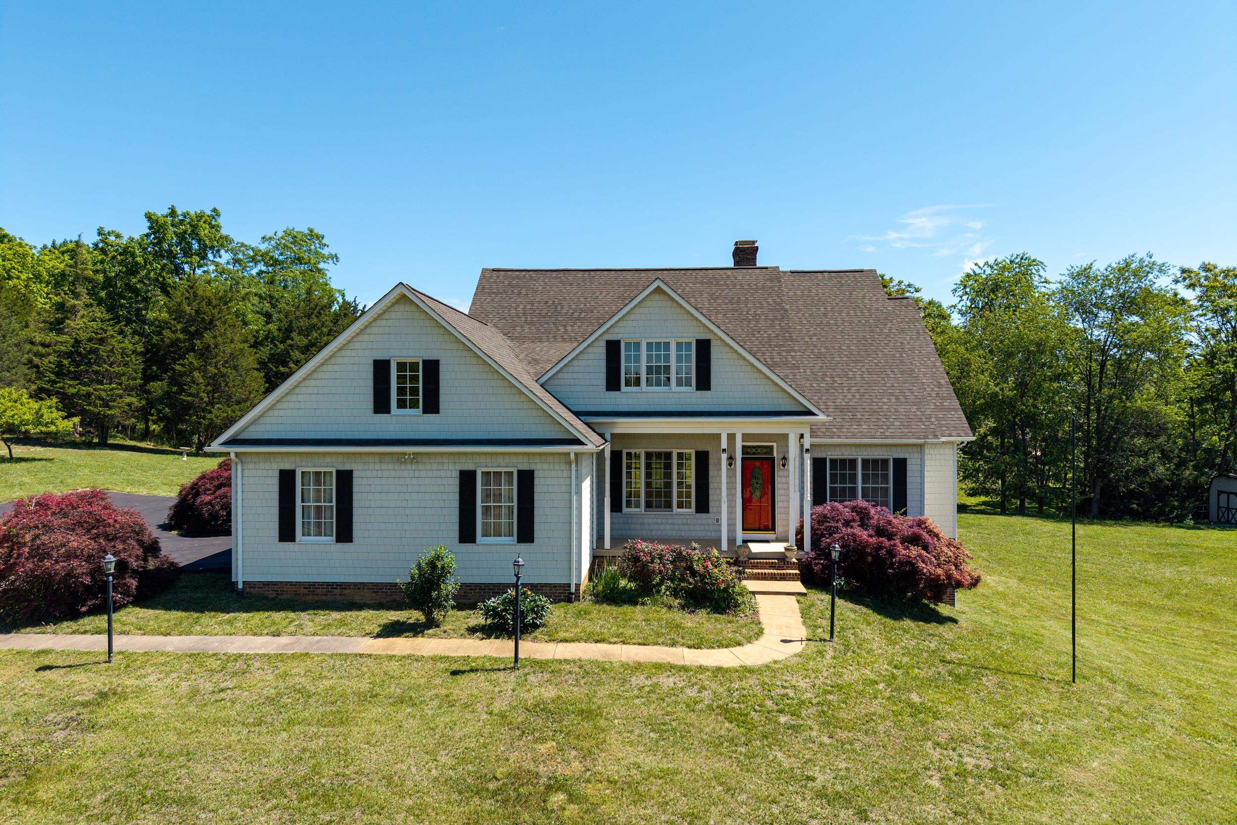 128 FAIRVIEW CIR, WOODSTOCK, Virginia 22664, 5 Bedrooms Bedrooms, ,4 BathroomsBathrooms,Residential,128 FAIRVIEW CIR,677878 MLS # 677878