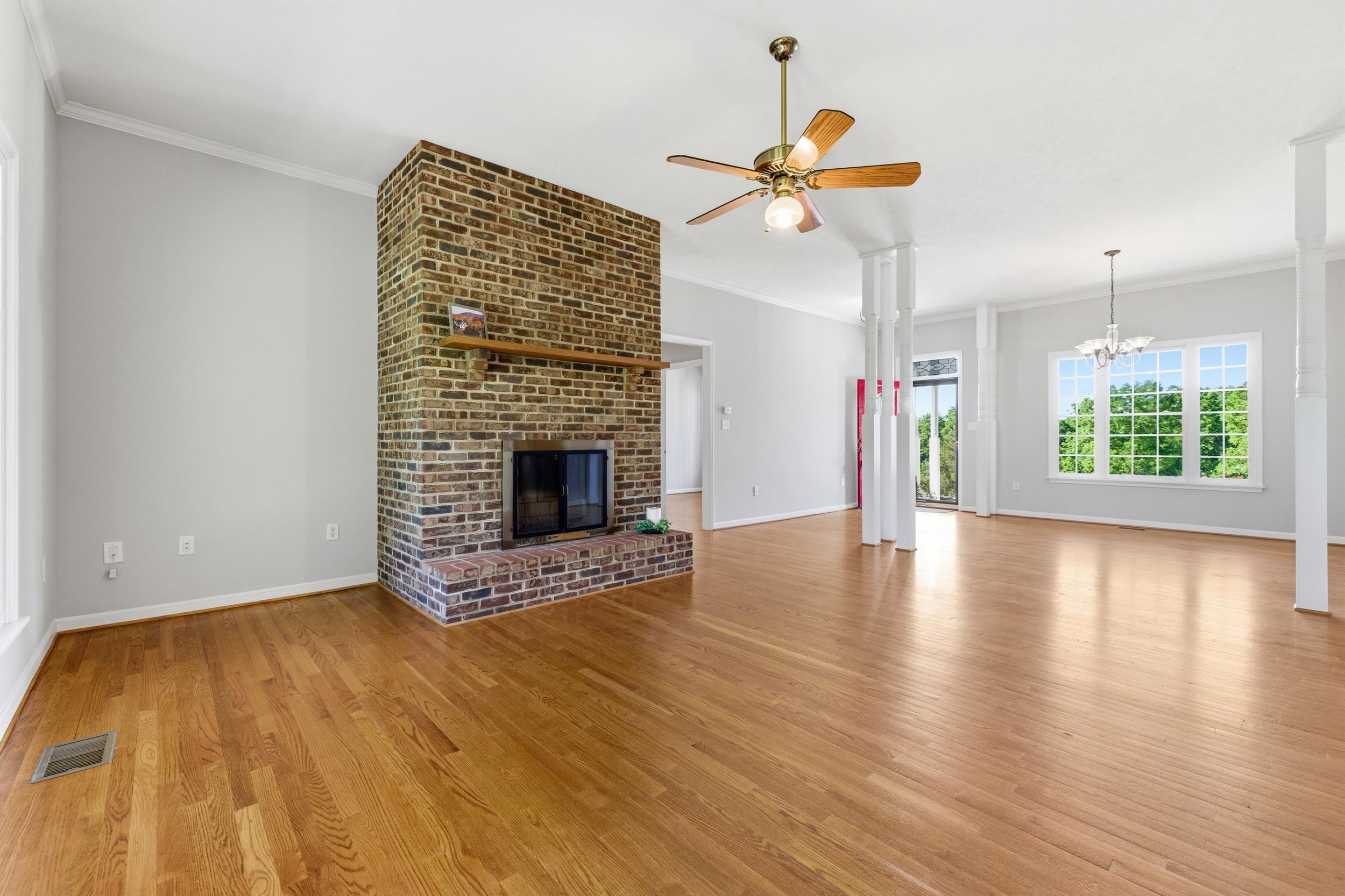 128 FAIRVIEW CIR, WOODSTOCK, Virginia 22664, 5 Bedrooms Bedrooms, ,4 BathroomsBathrooms,Residential,128 FAIRVIEW CIR,677878 MLS # 677878