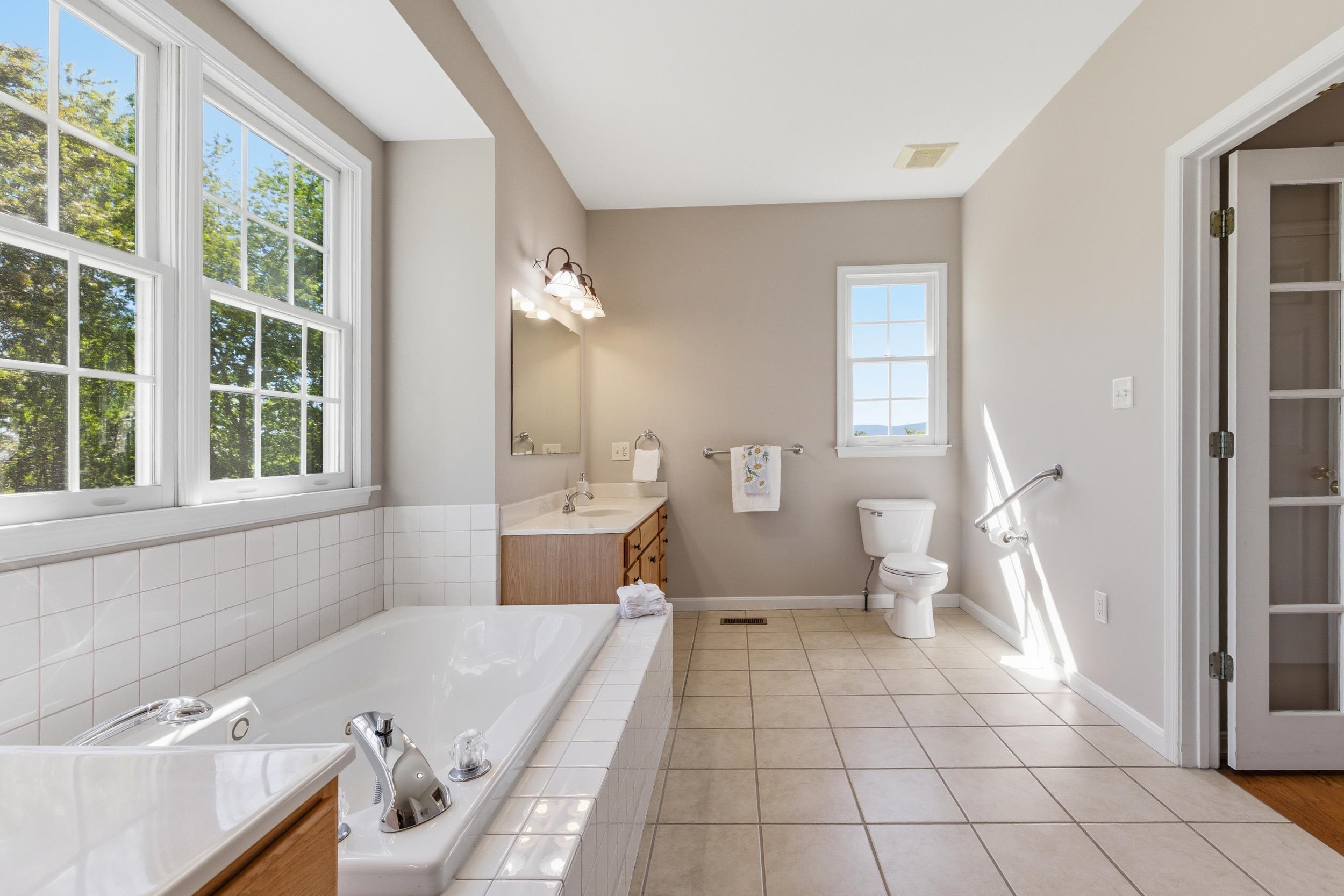 128 FAIRVIEW CIR, WOODSTOCK, Virginia 22664, 5 Bedrooms Bedrooms, ,4 BathroomsBathrooms,Residential,128 FAIRVIEW CIR,677878 MLS # 677878