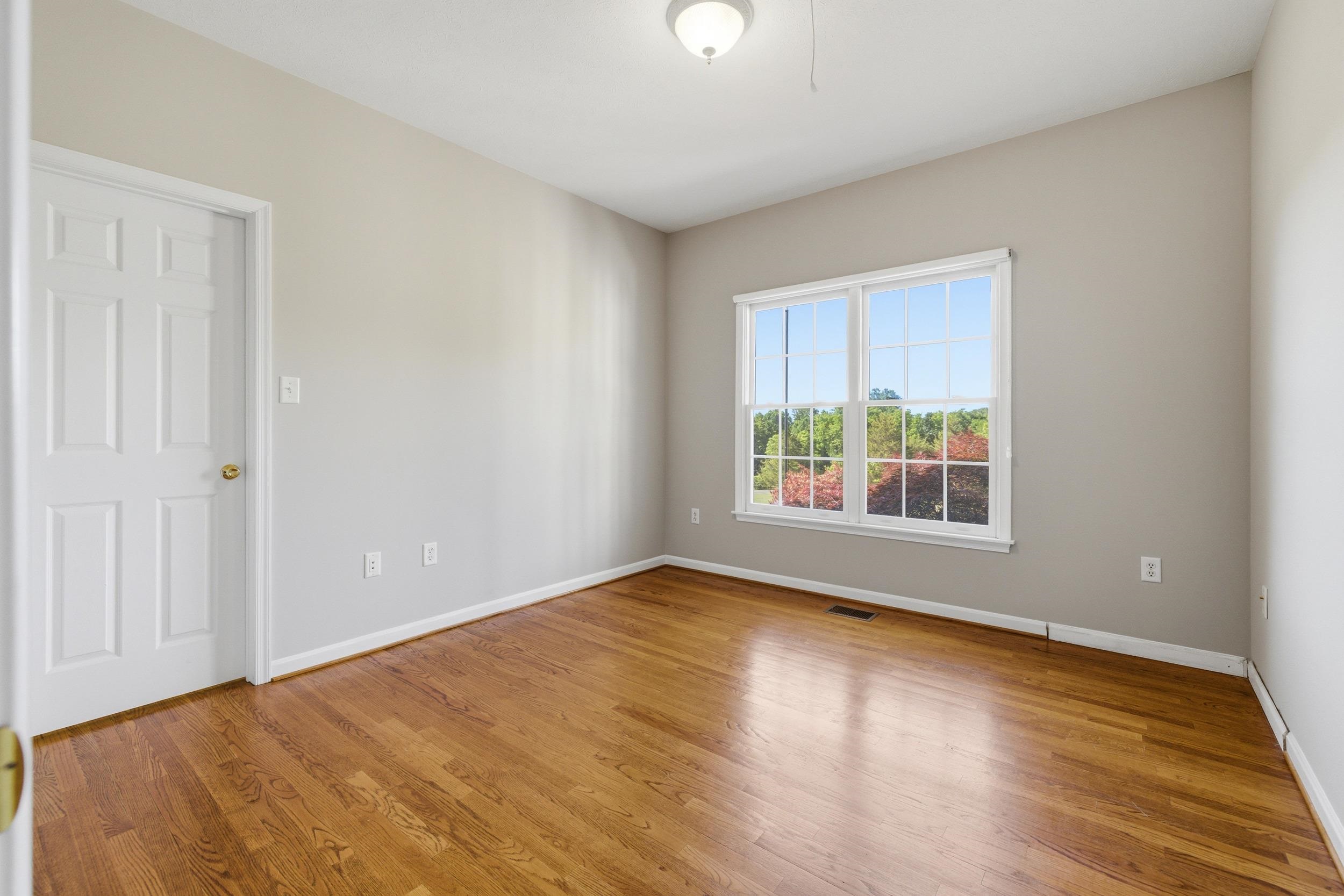 128 FAIRVIEW CIR, WOODSTOCK, Virginia 22664, 5 Bedrooms Bedrooms, ,4 BathroomsBathrooms,Residential,128 FAIRVIEW CIR,677878 MLS # 677878