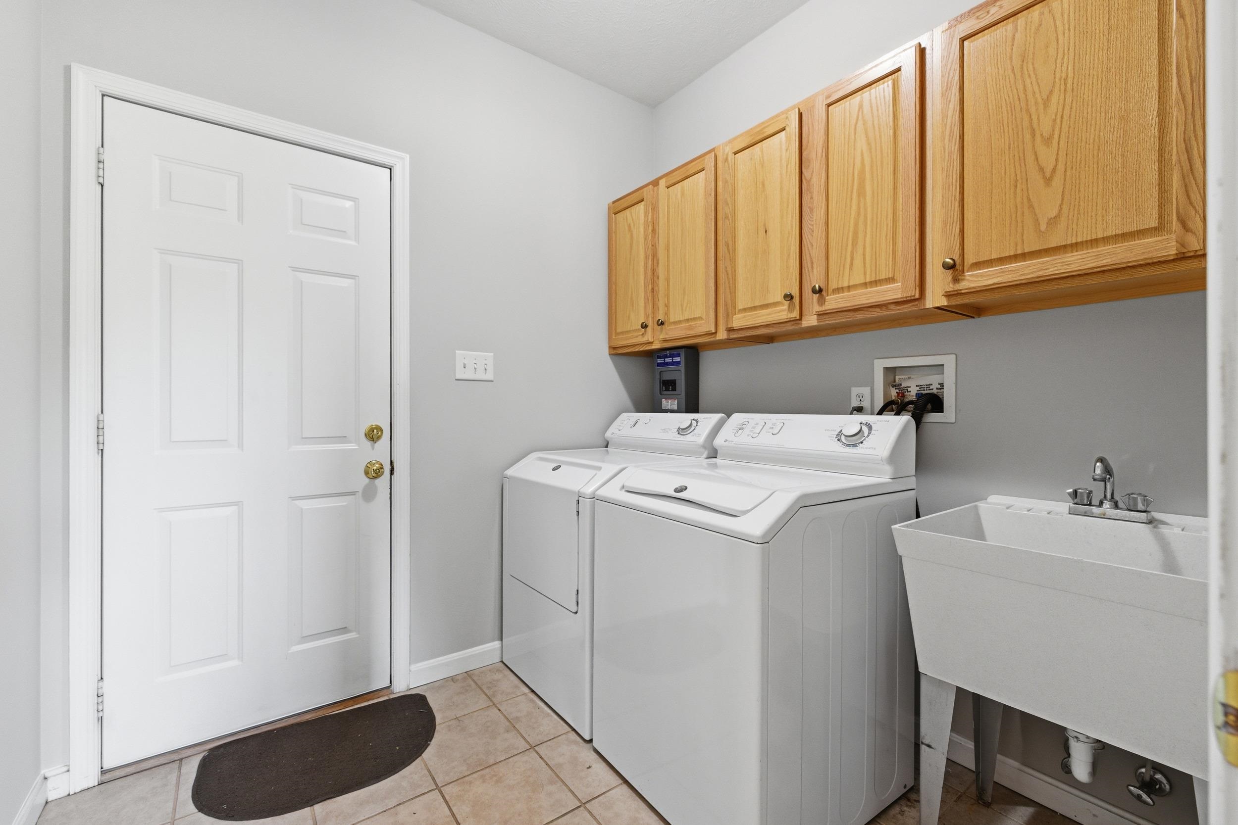 128 FAIRVIEW CIR, WOODSTOCK, Virginia 22664, 5 Bedrooms Bedrooms, ,4 BathroomsBathrooms,Residential,128 FAIRVIEW CIR,677878 MLS # 677878