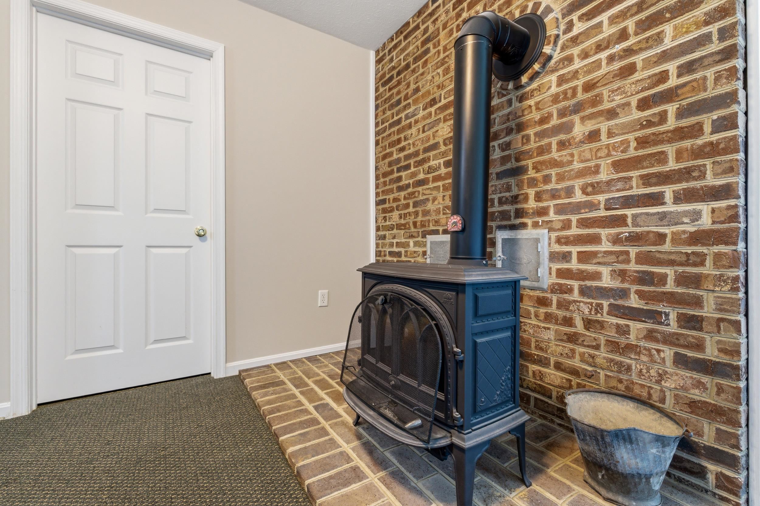 128 FAIRVIEW CIR, WOODSTOCK, Virginia 22664, 5 Bedrooms Bedrooms, ,4 BathroomsBathrooms,Residential,128 FAIRVIEW CIR,677878 MLS # 677878