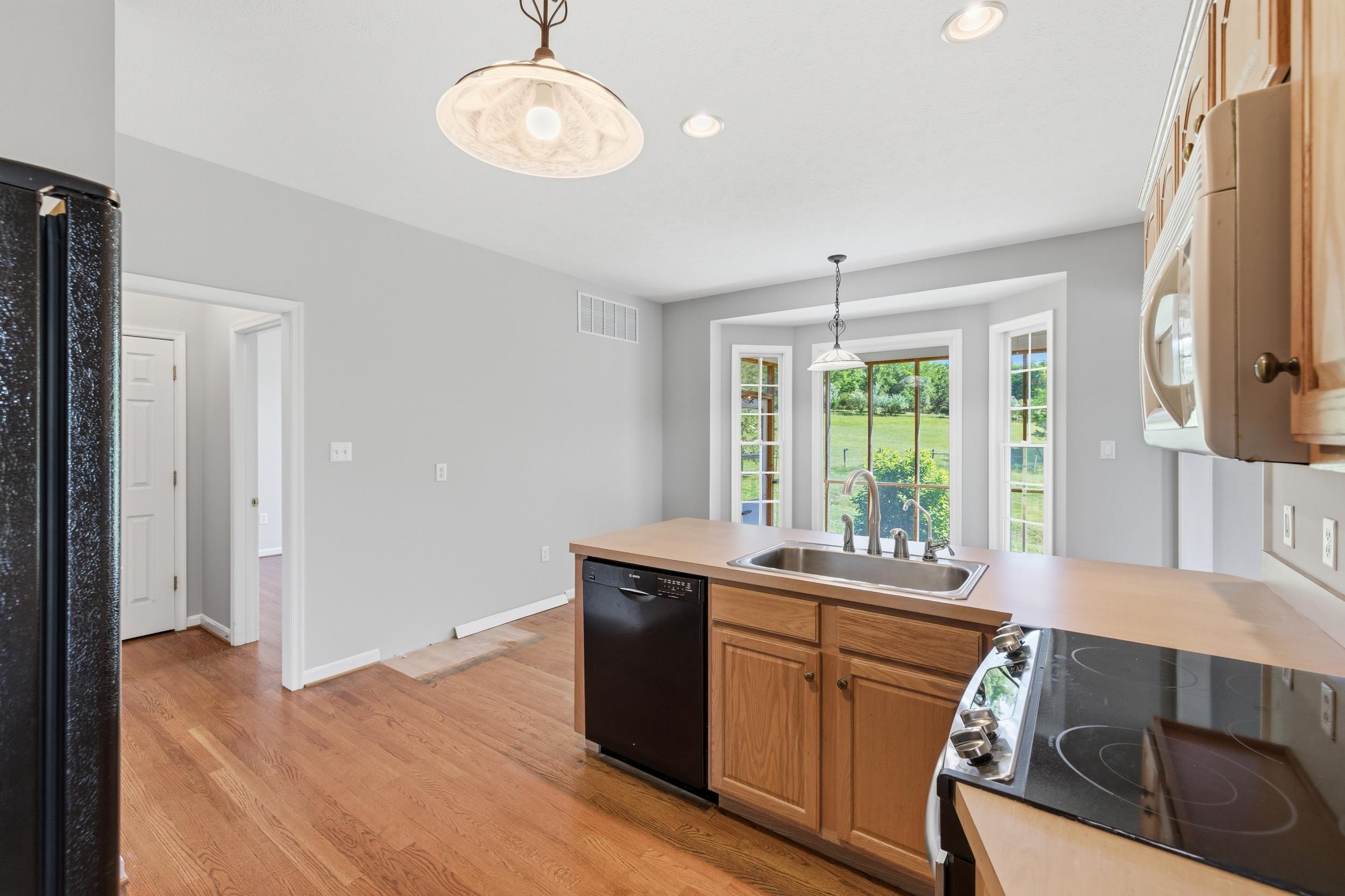128 FAIRVIEW CIR, WOODSTOCK, Virginia 22664, 5 Bedrooms Bedrooms, ,4 BathroomsBathrooms,Residential,128 FAIRVIEW CIR,677878 MLS # 677878