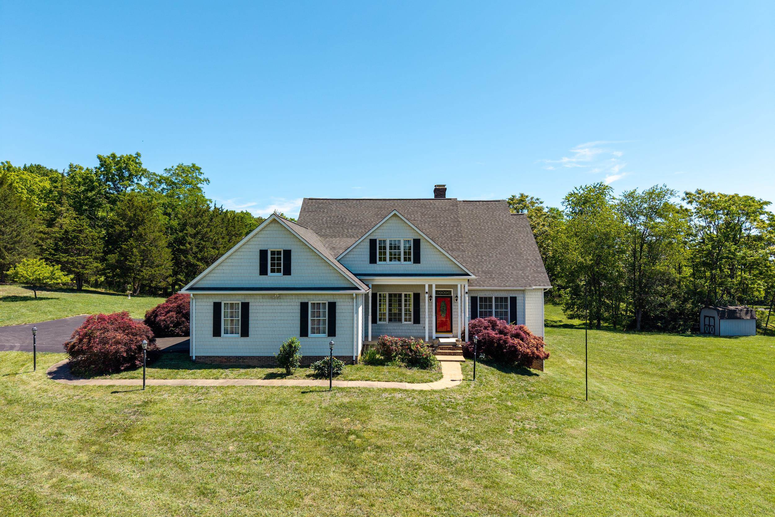 128 FAIRVIEW CIR, WOODSTOCK, Virginia 22664, 5 Bedrooms Bedrooms, ,4 BathroomsBathrooms,Residential,128 FAIRVIEW CIR,677878 MLS # 677878