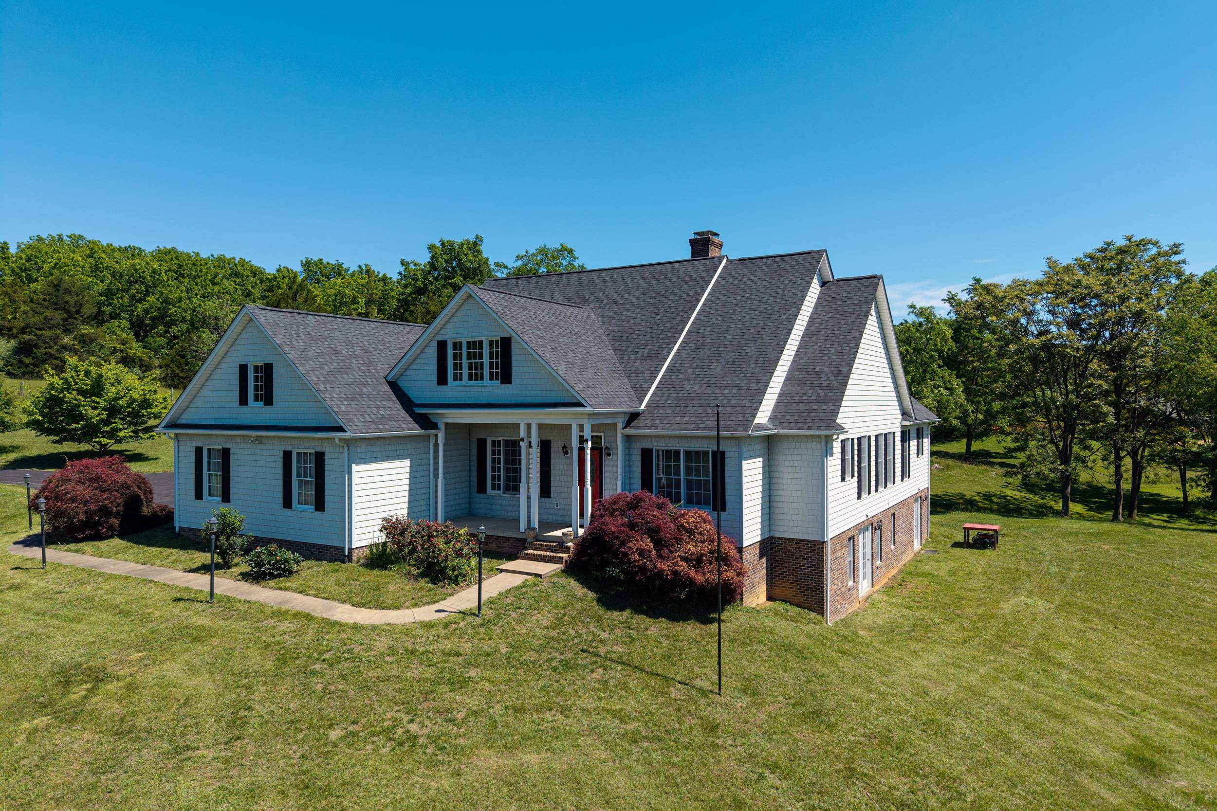 128 FAIRVIEW CIR, WOODSTOCK, Virginia 22664, 5 Bedrooms Bedrooms, ,4 BathroomsBathrooms,Residential,128 FAIRVIEW CIR,677878 MLS # 677878