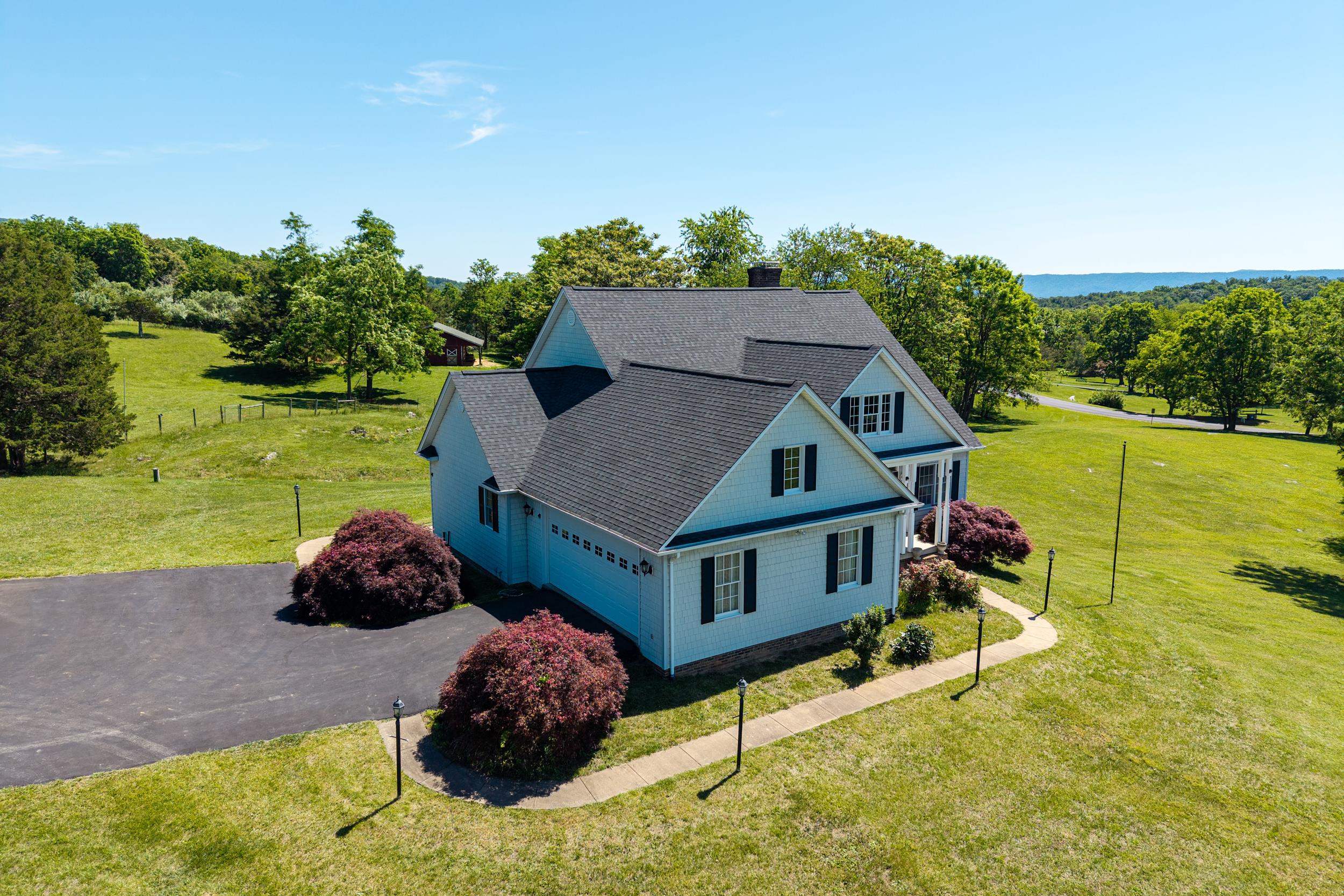 128 FAIRVIEW CIR, WOODSTOCK, Virginia 22664, 5 Bedrooms Bedrooms, ,4 BathroomsBathrooms,Residential,128 FAIRVIEW CIR,677878 MLS # 677878