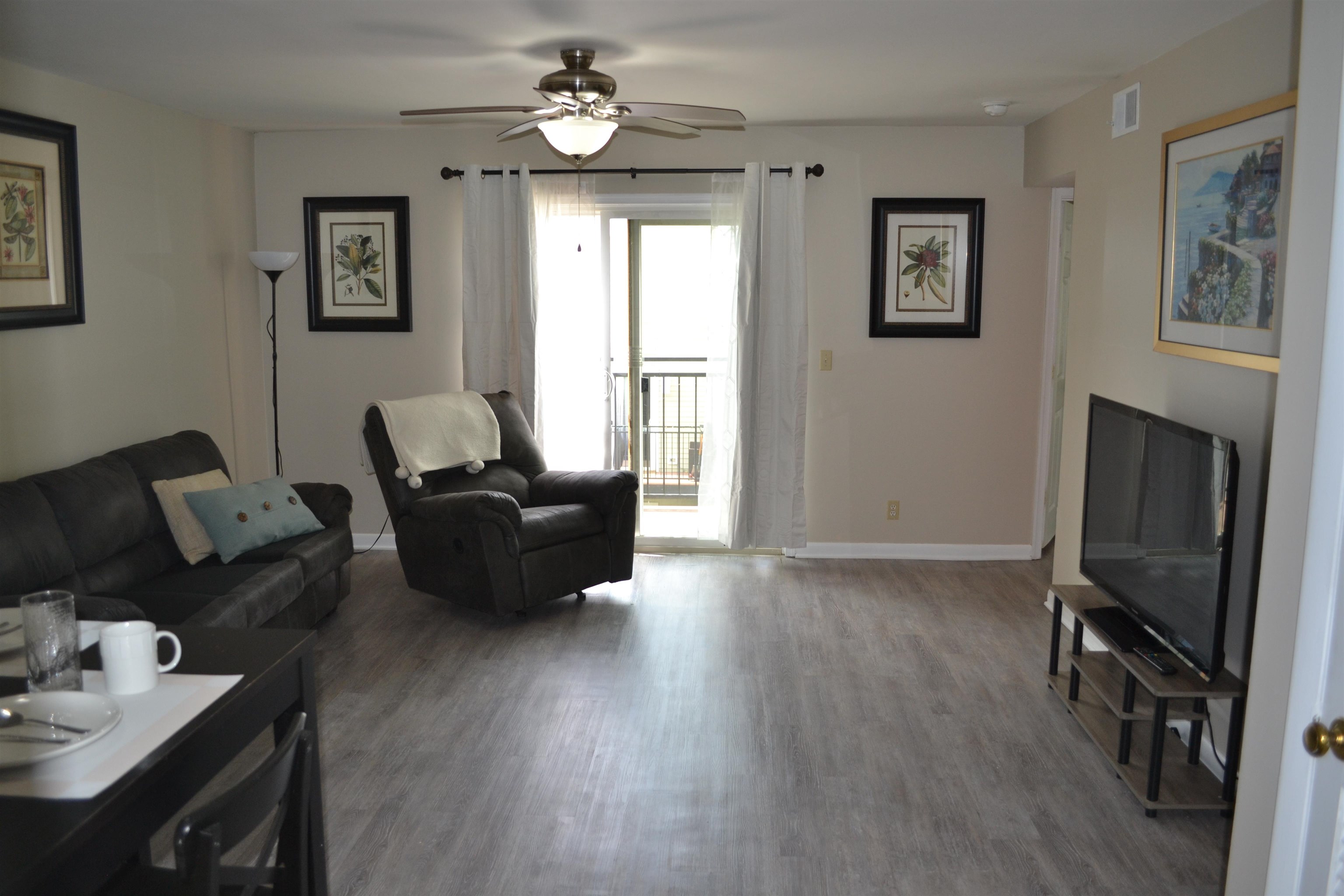 1396 HUNTERS RD, HARRISONBURG, Virginia 22801, 4 Bedrooms Bedrooms, ,2 BathroomsBathrooms,Residential,HUNTERS RIDGE CONDO,1396 HUNTERS RD,677879 MLS # 677879