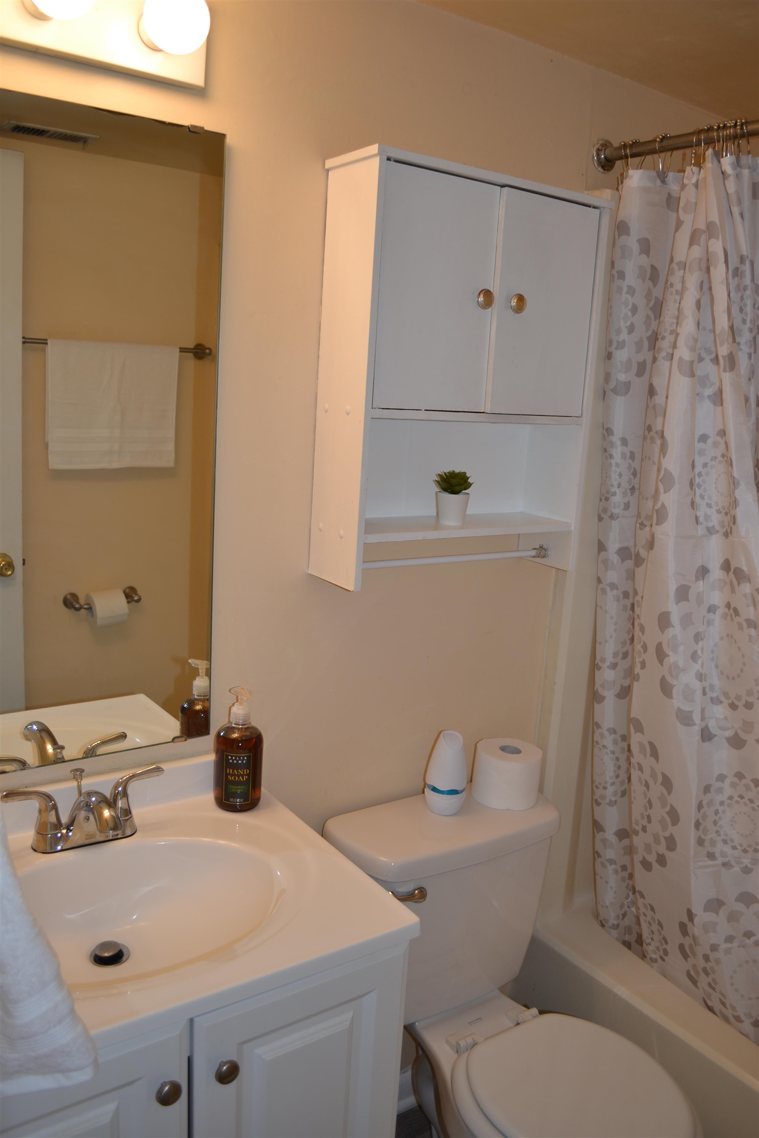 1396 HUNTERS RD, HARRISONBURG, Virginia 22801, 4 Bedrooms Bedrooms, ,2 BathroomsBathrooms,Residential,HUNTERS RIDGE CONDO,1396 HUNTERS RD,677879 MLS # 677879