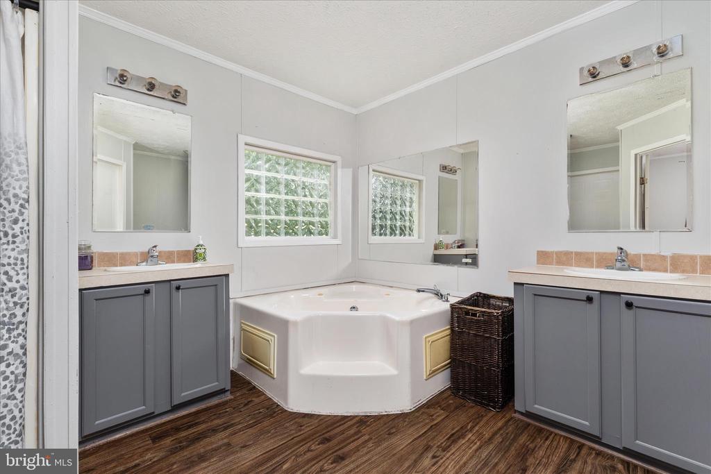 6499 BROWNING RD, CULPEPER, Virginia 22701, 3 Bedrooms Bedrooms, ,2 BathroomsBathrooms,Residential,6499 BROWNING RD,VAOR2014262 MLS # VAOR2014262