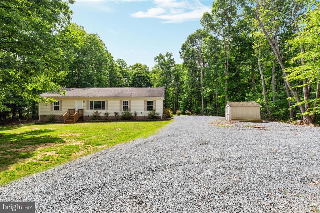 6499 BROWNING RD, CULPEPER, Virginia 22701, 3 Bedrooms Bedrooms, ,2 BathroomsBathrooms,Residential,6499 BROWNING RD,VAOR2014262 MLS # VAOR2014262