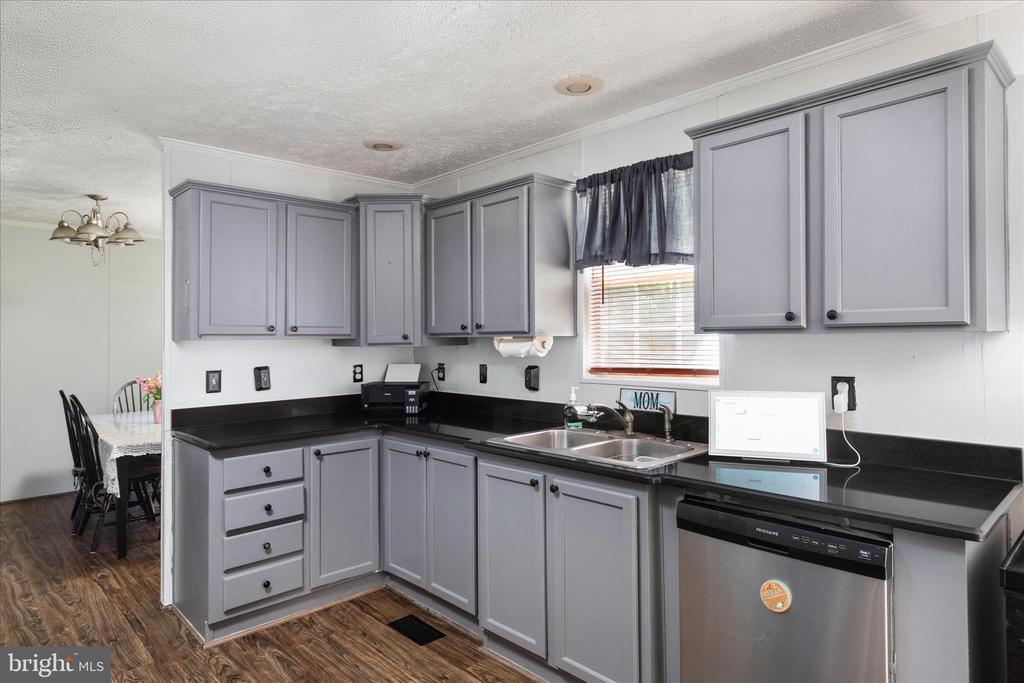 6499 BROWNING RD, CULPEPER, Virginia 22701, 3 Bedrooms Bedrooms, ,2 BathroomsBathrooms,Residential,6499 BROWNING RD,VAOR2014262 MLS # VAOR2014262