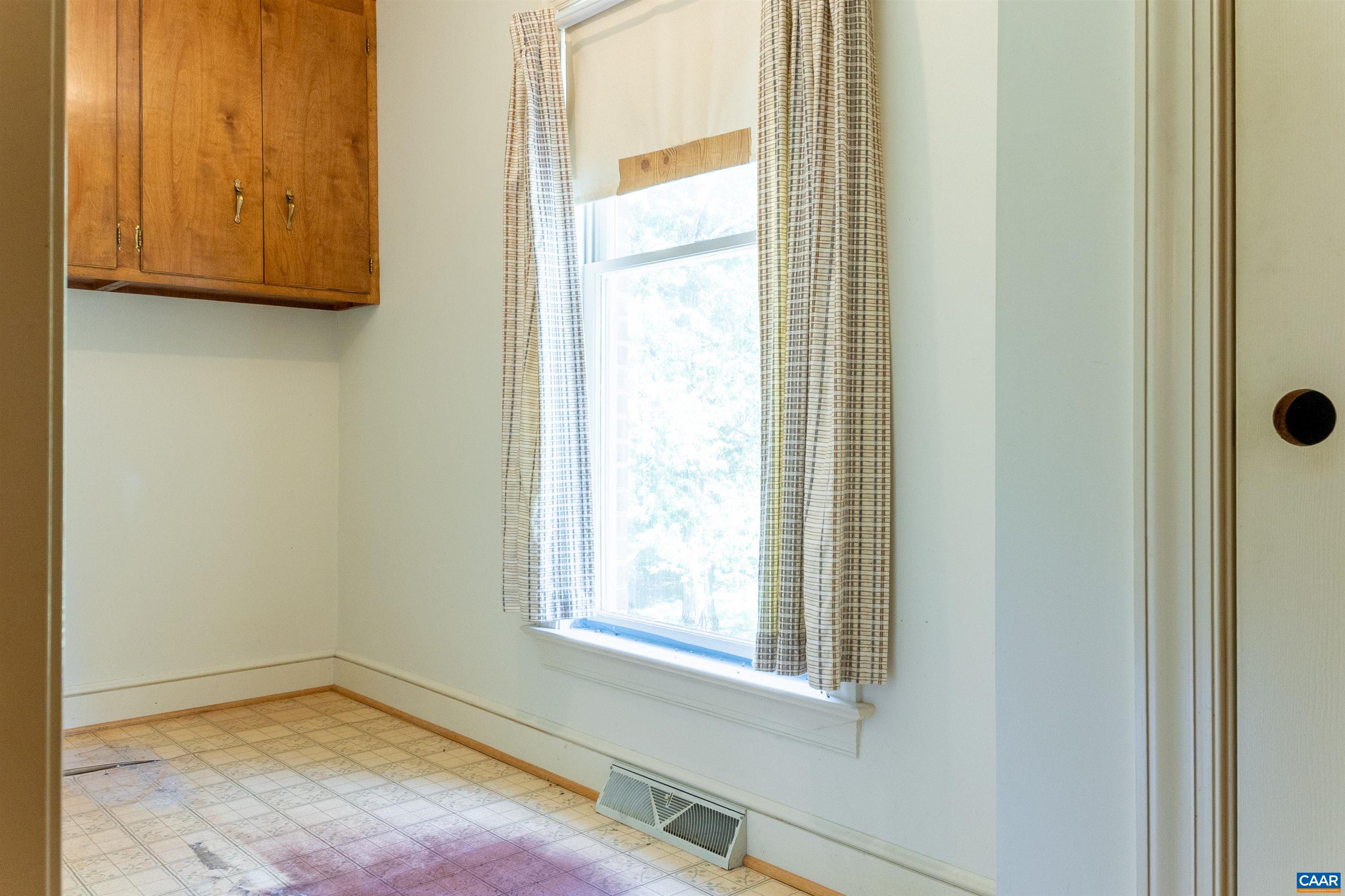 570 FORREST RD, CHARLOTTESVILLE, Virginia 22902, 3 Bedrooms Bedrooms, ,3 BathroomsBathrooms,Residential,570 FORREST RD,677665 MLS # 677665