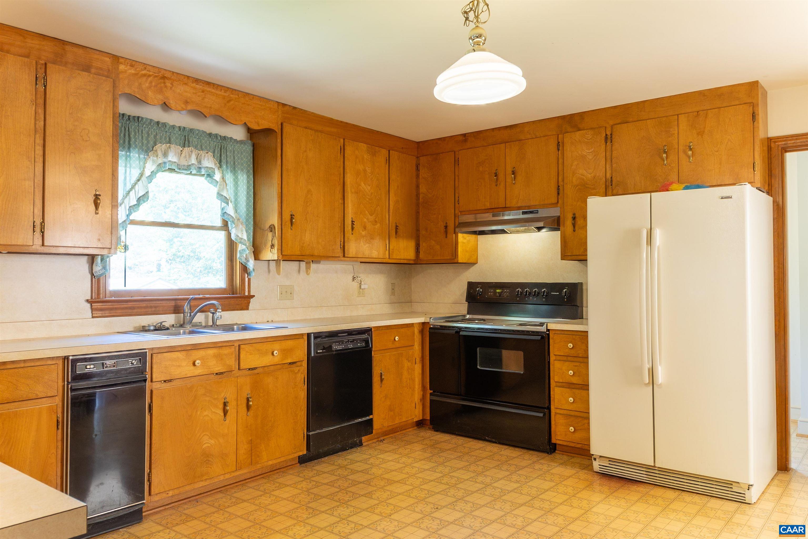 570 FORREST RD, CHARLOTTESVILLE, Virginia 22902, 3 Bedrooms Bedrooms, ,3 BathroomsBathrooms,Residential,570 FORREST RD,677665 MLS # 677665