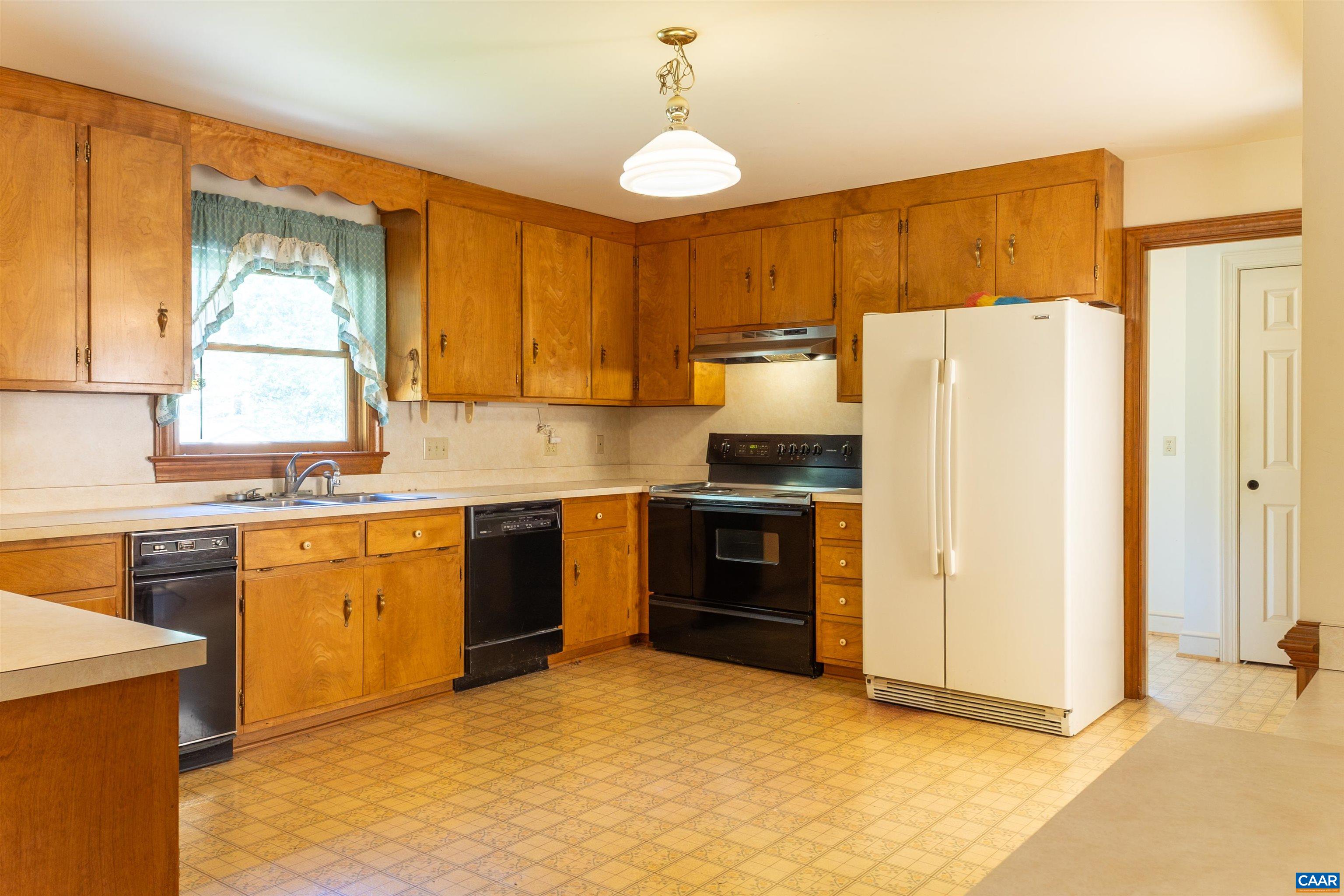 570 FORREST RD, CHARLOTTESVILLE, Virginia 22902, 3 Bedrooms Bedrooms, ,3 BathroomsBathrooms,Residential,570 FORREST RD,677665 MLS # 677665
