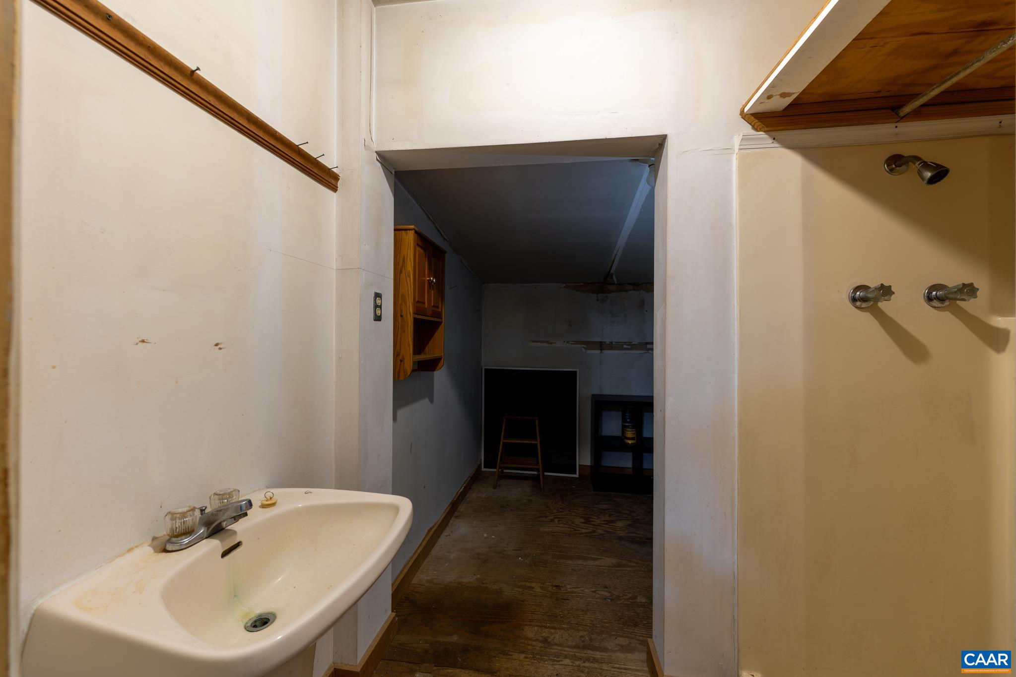 15234 BURNLEY RD, BARBOURSVILLE, Virginia 22923, 2 Bedrooms Bedrooms, ,2 BathroomsBathrooms,Residential,15234 BURNLEY RD,677887 MLS # 677887