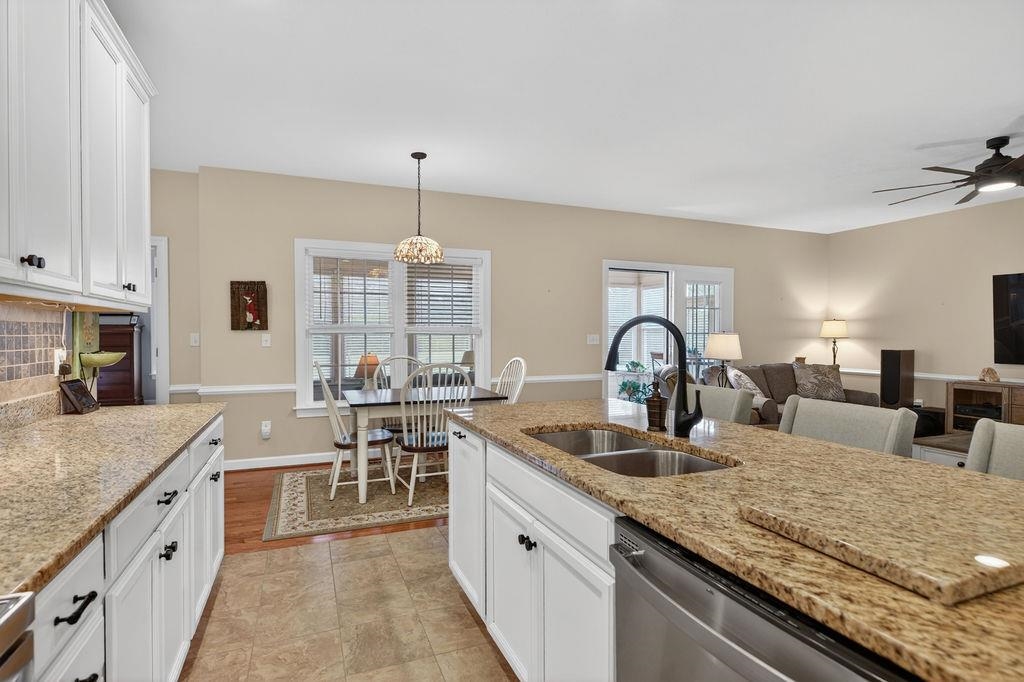 29 KENNEDY RIDGE CT, STUARTS DRAFT, Virginia 24477, 3 Bedrooms Bedrooms, ,2 BathroomsBathrooms,Residential,29 KENNEDY RIDGE CT,677896 MLS # 677896