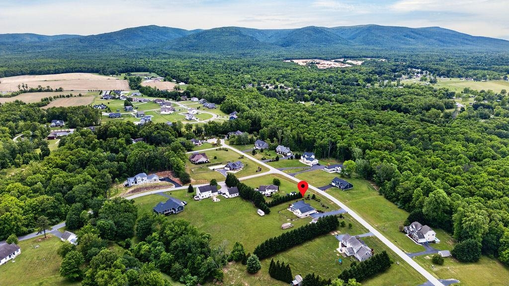 29 KENNEDY RIDGE CT, STUARTS DRAFT, Virginia 24477, 3 Bedrooms Bedrooms, ,2 BathroomsBathrooms,Residential,29 KENNEDY RIDGE CT,677896 MLS # 677896