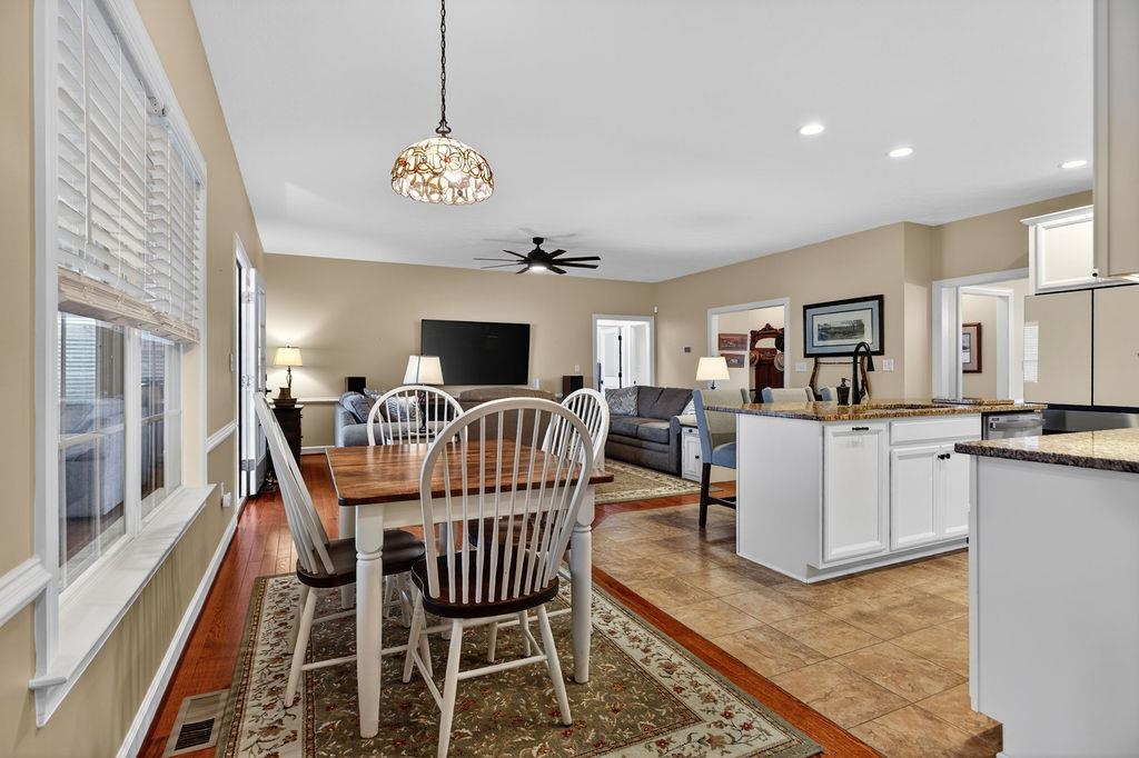 29 KENNEDY RIDGE CT, STUARTS DRAFT, Virginia 24477, 3 Bedrooms Bedrooms, ,2 BathroomsBathrooms,Residential,29 KENNEDY RIDGE CT,677896 MLS # 677896