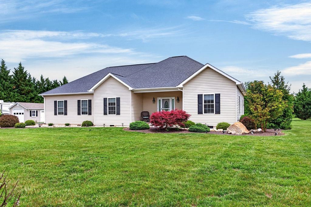 29 KENNEDY RIDGE CT, STUARTS DRAFT, Virginia 24477, 3 Bedrooms Bedrooms, ,2 BathroomsBathrooms,Residential,29 KENNEDY RIDGE CT,677896 MLS # 677896