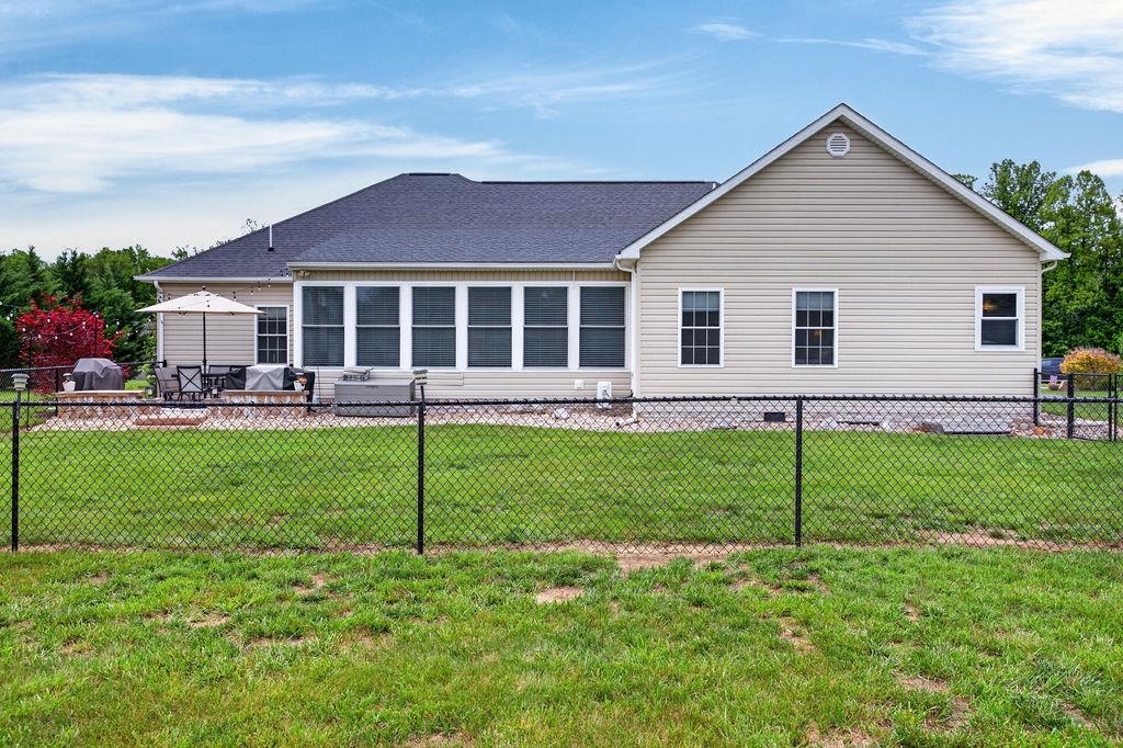 29 KENNEDY RIDGE CT, STUARTS DRAFT, Virginia 24477, 3 Bedrooms Bedrooms, ,2 BathroomsBathrooms,Residential,29 KENNEDY RIDGE CT,677896 MLS # 677896
