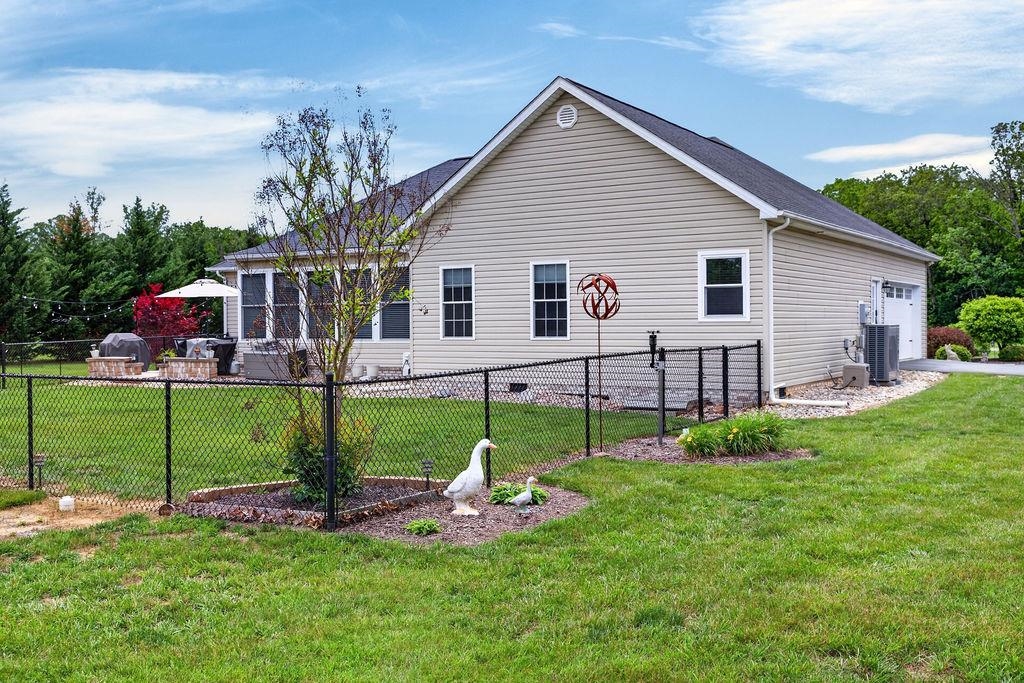 29 KENNEDY RIDGE CT, STUARTS DRAFT, Virginia 24477, 3 Bedrooms Bedrooms, ,2 BathroomsBathrooms,Residential,29 KENNEDY RIDGE CT,677896 MLS # 677896