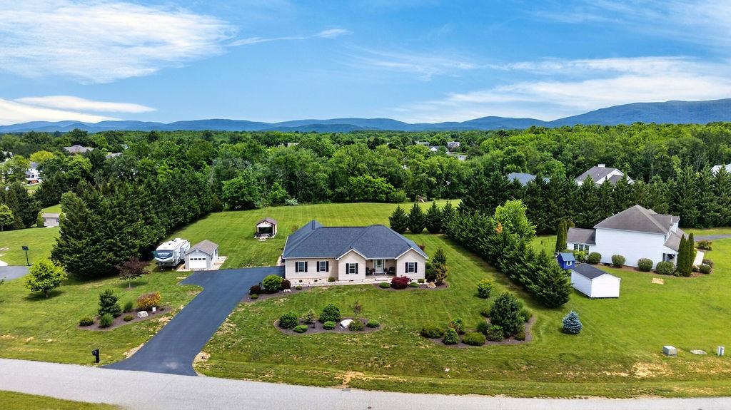 29 KENNEDY RIDGE CT, STUARTS DRAFT, Virginia 24477, 3 Bedrooms Bedrooms, ,2 BathroomsBathrooms,Residential,29 KENNEDY RIDGE CT,677896 MLS # 677896
